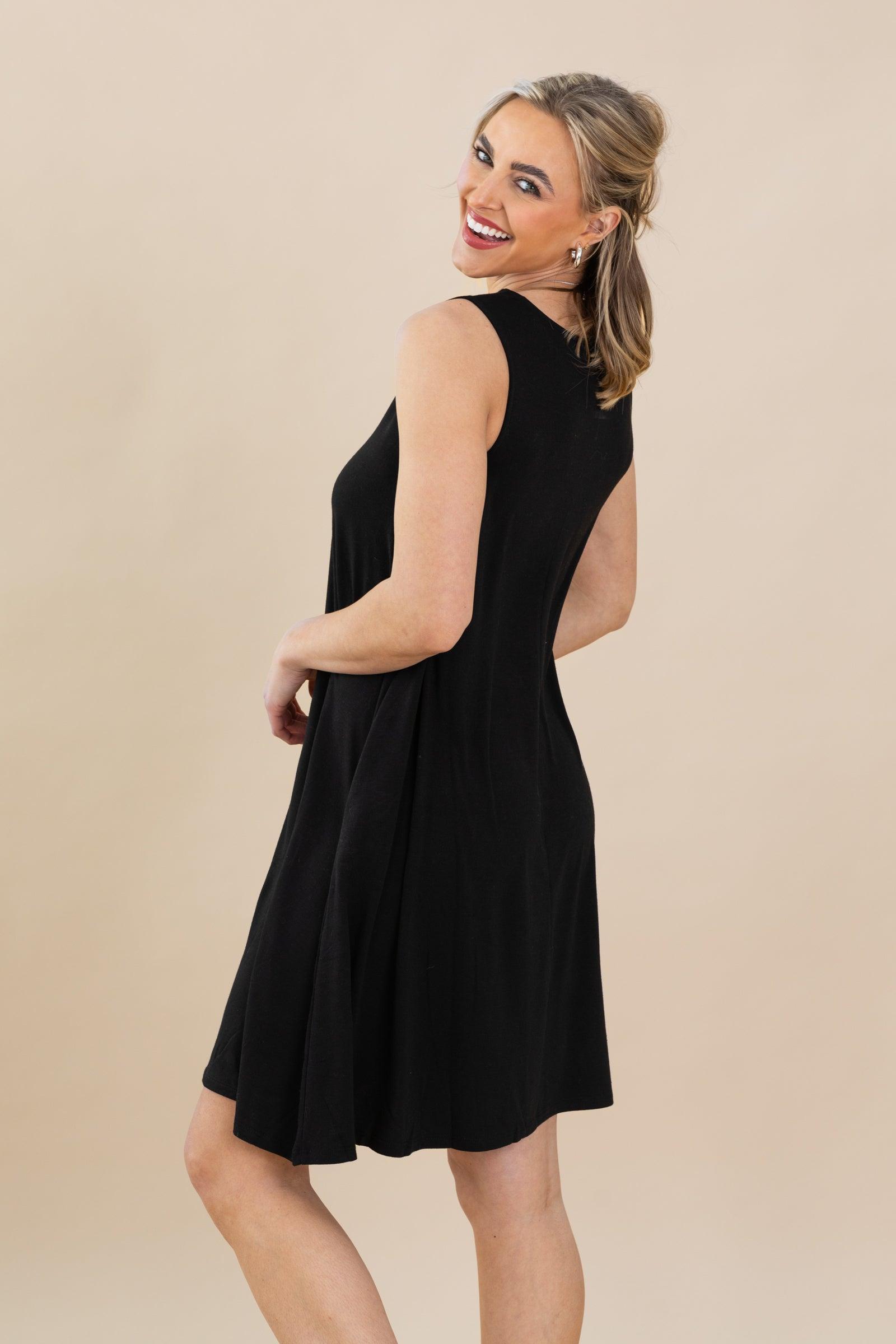 Black Sleeveless Dress With Pockets Product Image