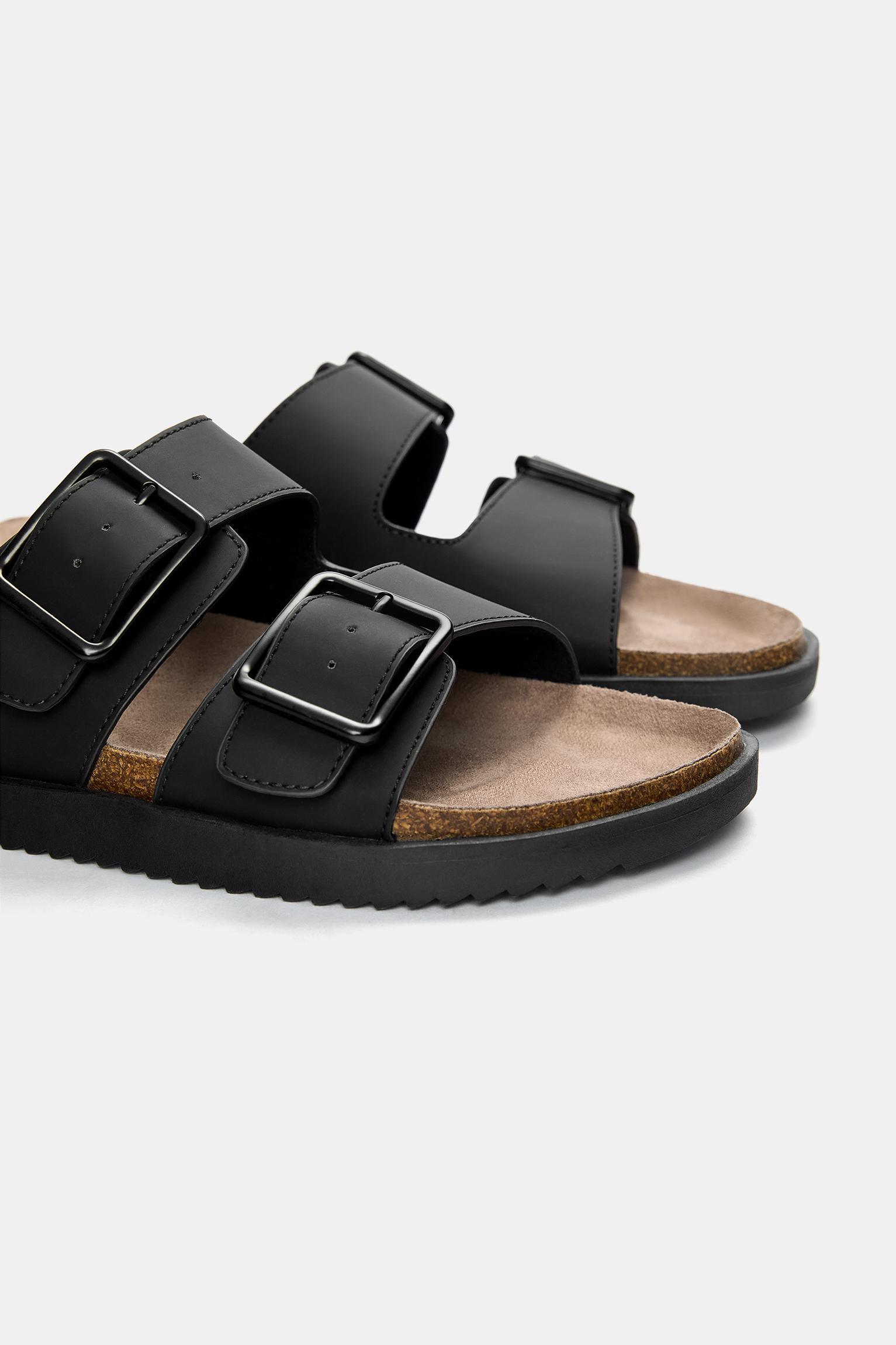 Buckled sandals Product Image