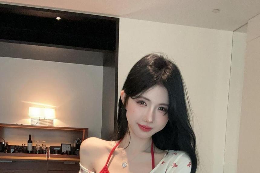 Set: Long-Sleeve Scoop Neck Bow Print Tee + Crop Camisole Top Product Image