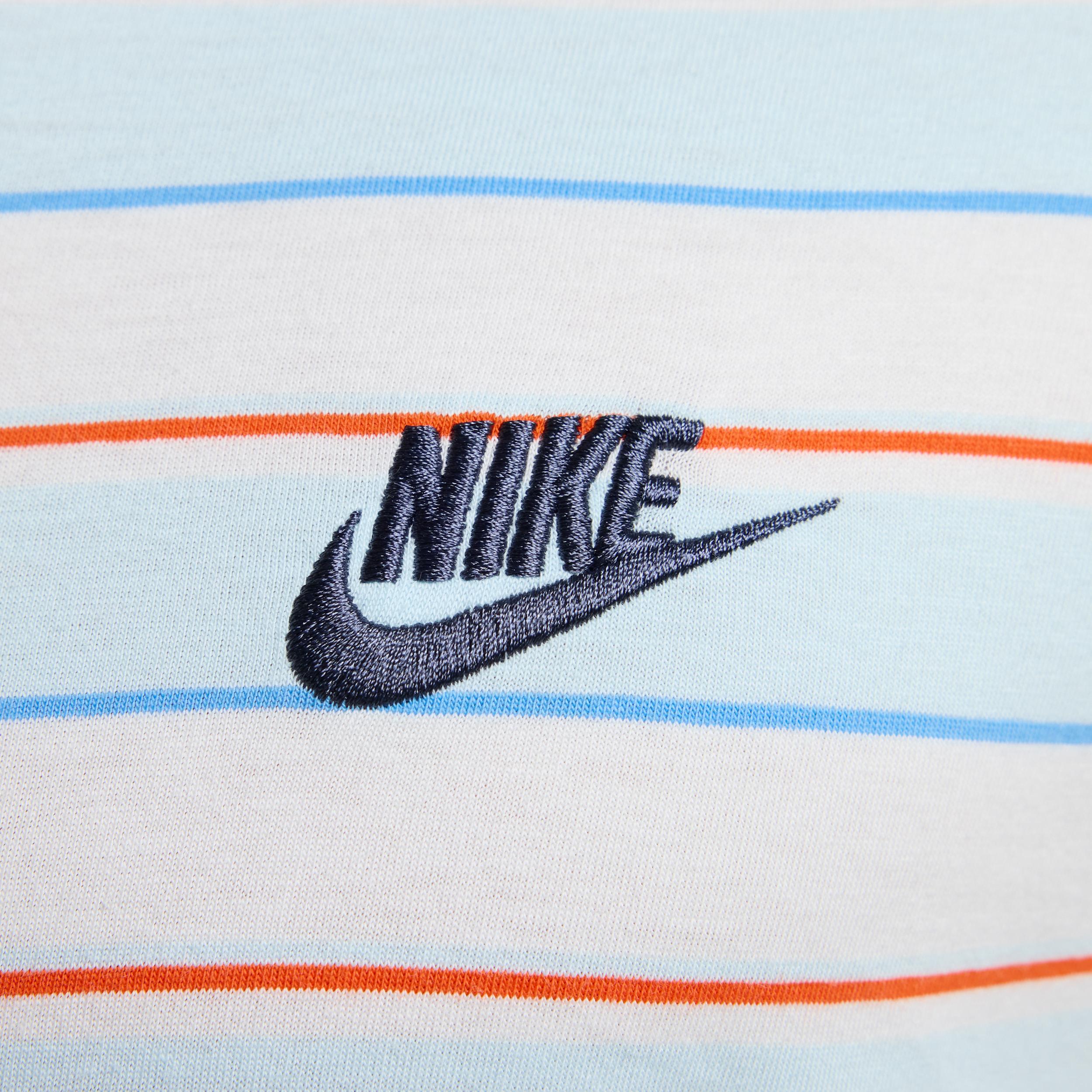 Nike Club Men's T-Shirt Product Image