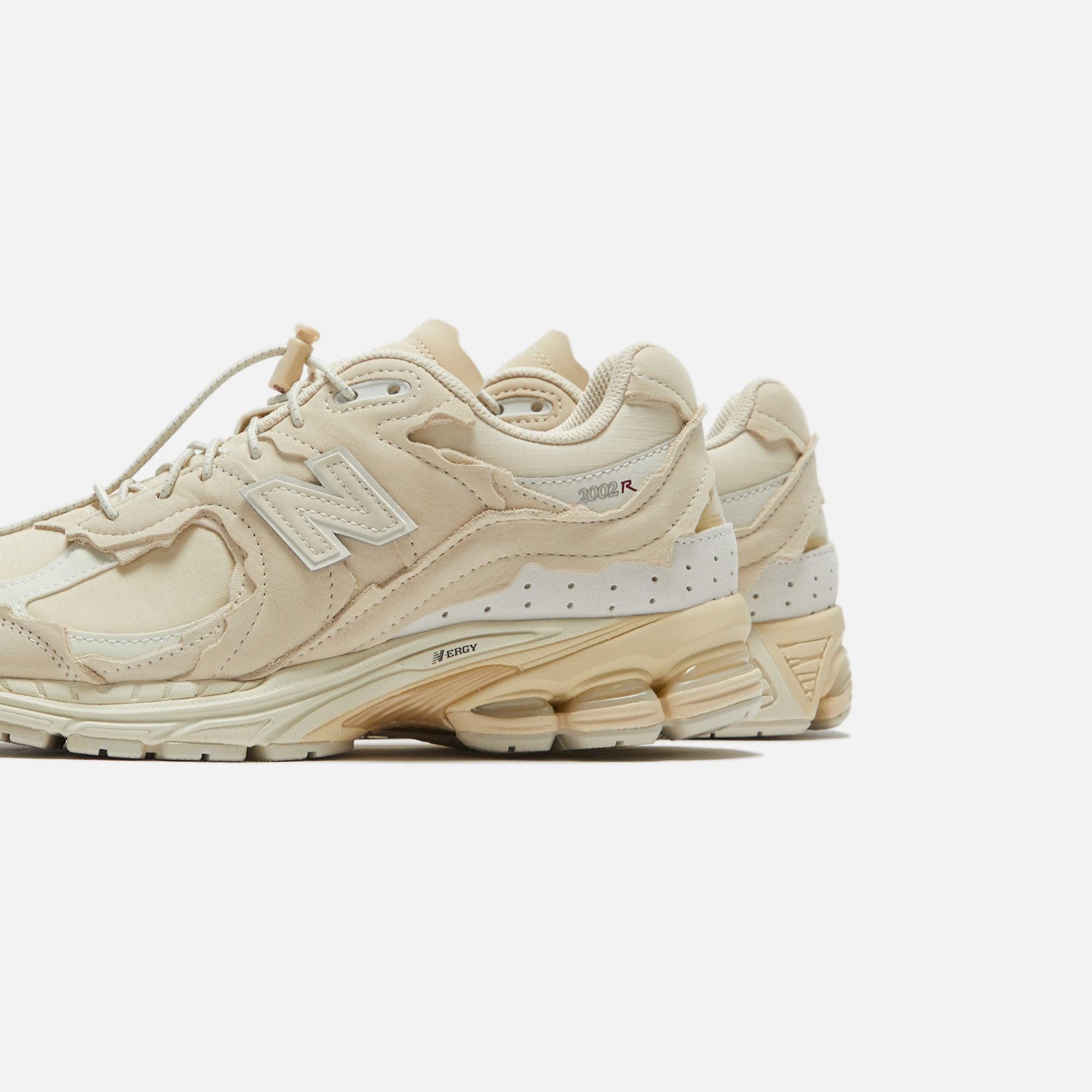 New Balance 2002R - Sandstone Male Product Image