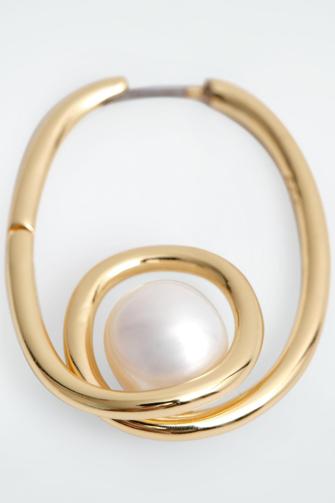 COILED FRESHWATER PEARL HOOP EARRINGS Product Image
