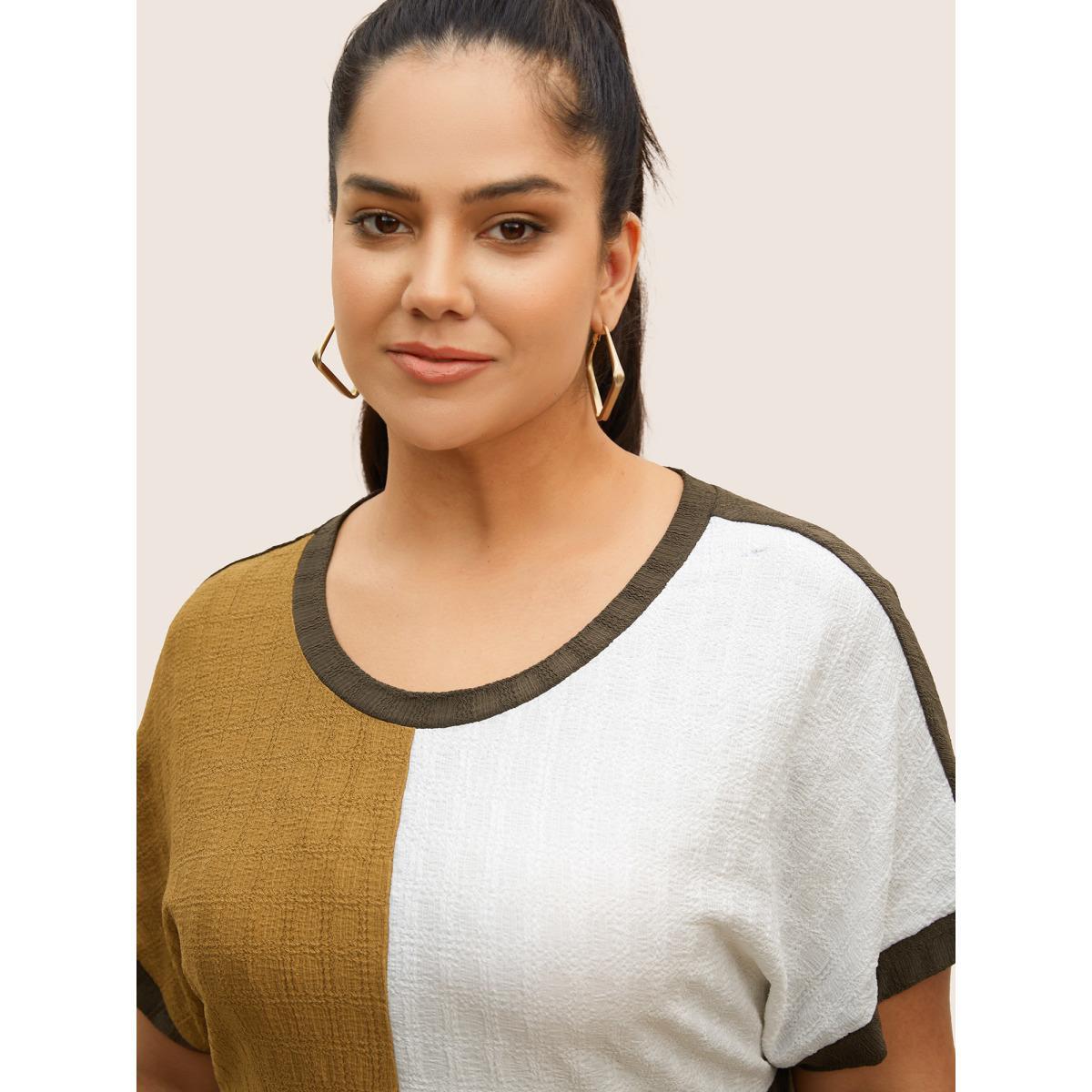 Plus Size Textured Colorblock Contrast Batwing Sleeve T-shirt Multicolor Women Casual Texture Round Neck Everyday T-shirts BloomChic 12/L Product Image