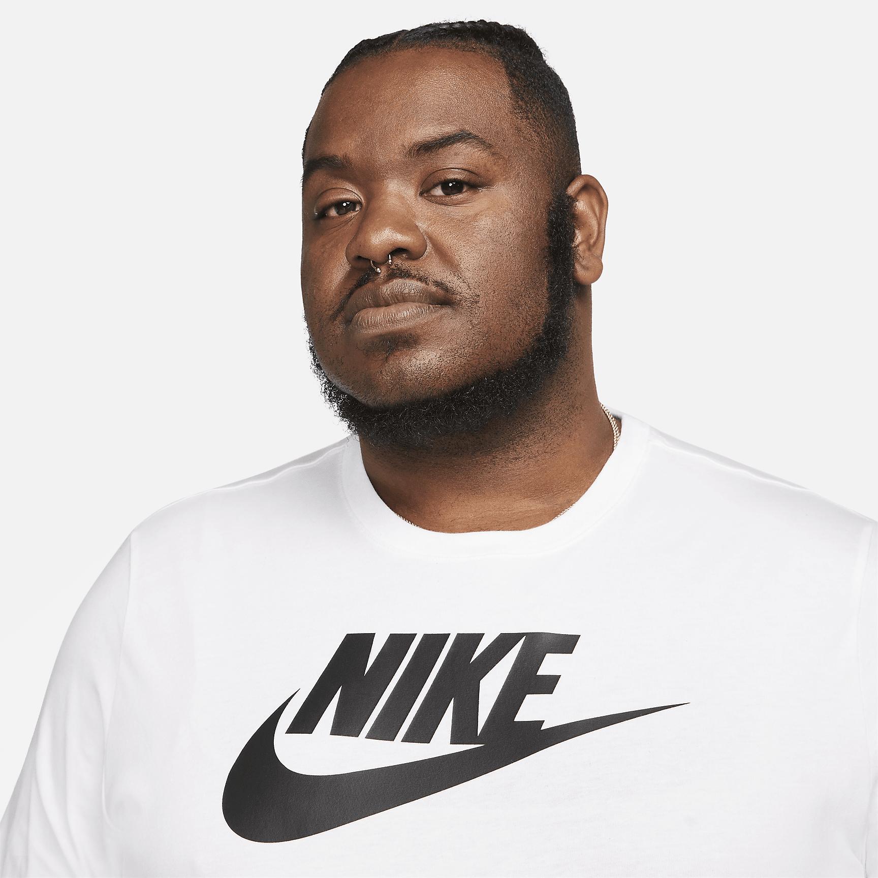 Men's Nike Sportswear Long-Sleeve T-Shirt Product Image