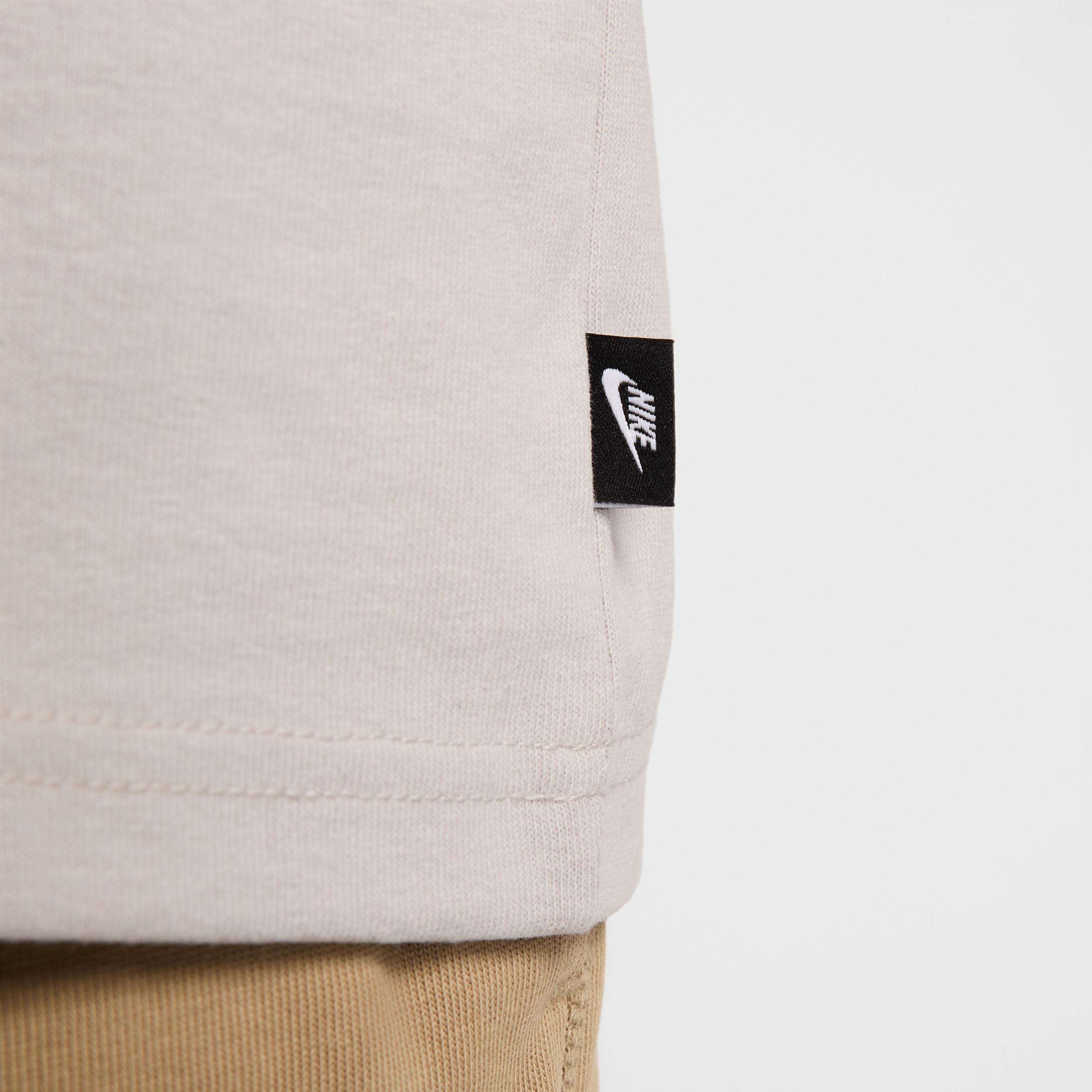 Nike Sportswear Premium Essentials Men's Long-Sleeve T-Shirt Product Image
