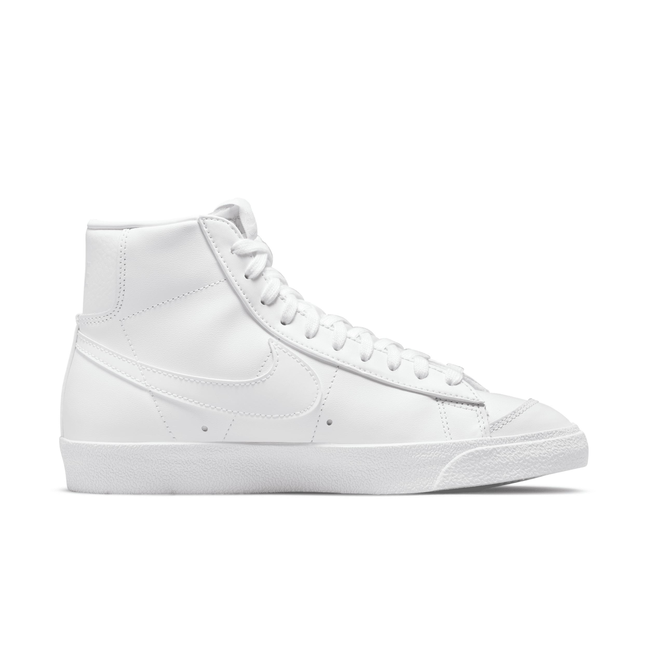 Nike Womens Blazer Mid 77 Shoes Product Image
