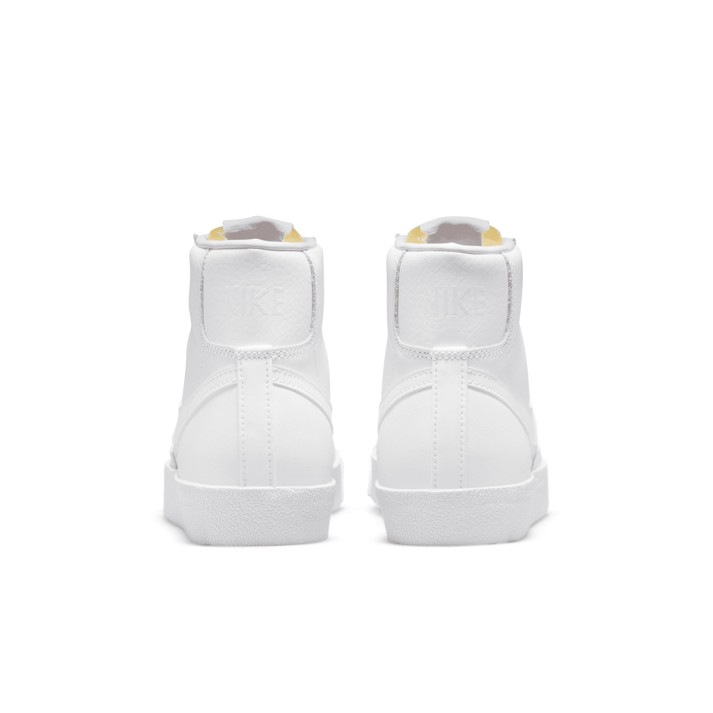 Nike Womens Blazer Mid 77 Shoes Product Image