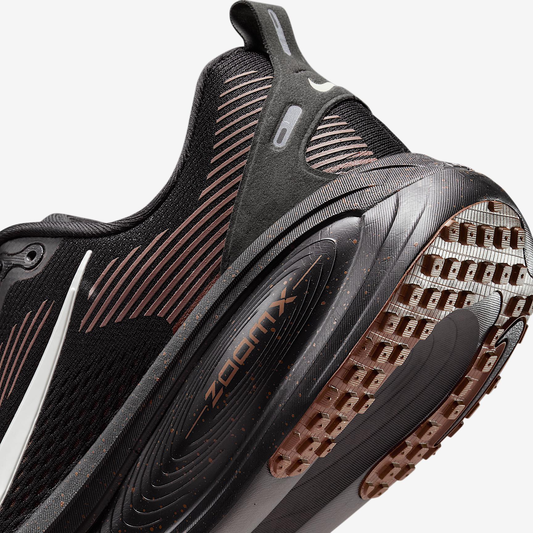 Nike Men's Vomero 18 Road Running Shoes Product Image