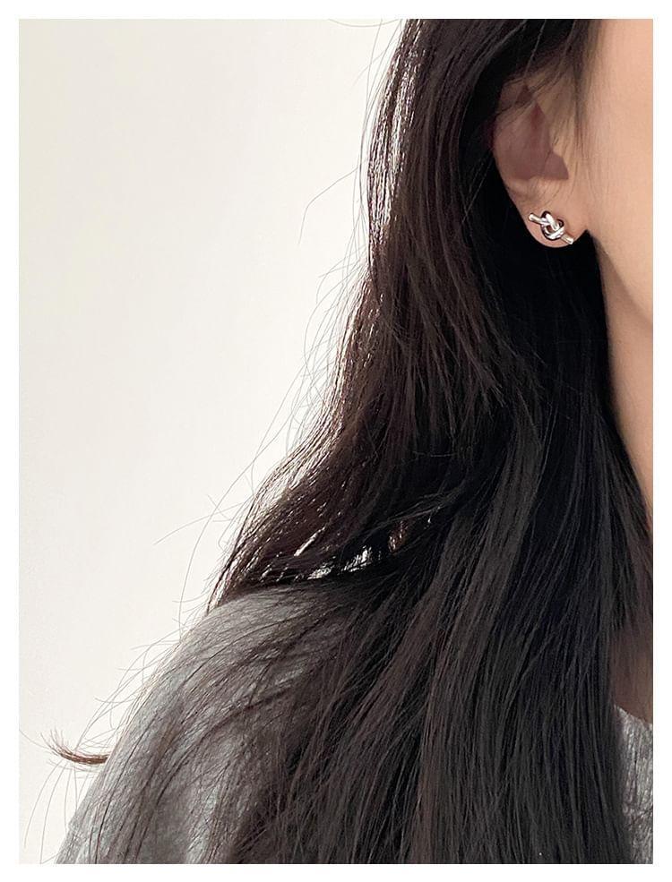 Knot Stud Earring Product Image