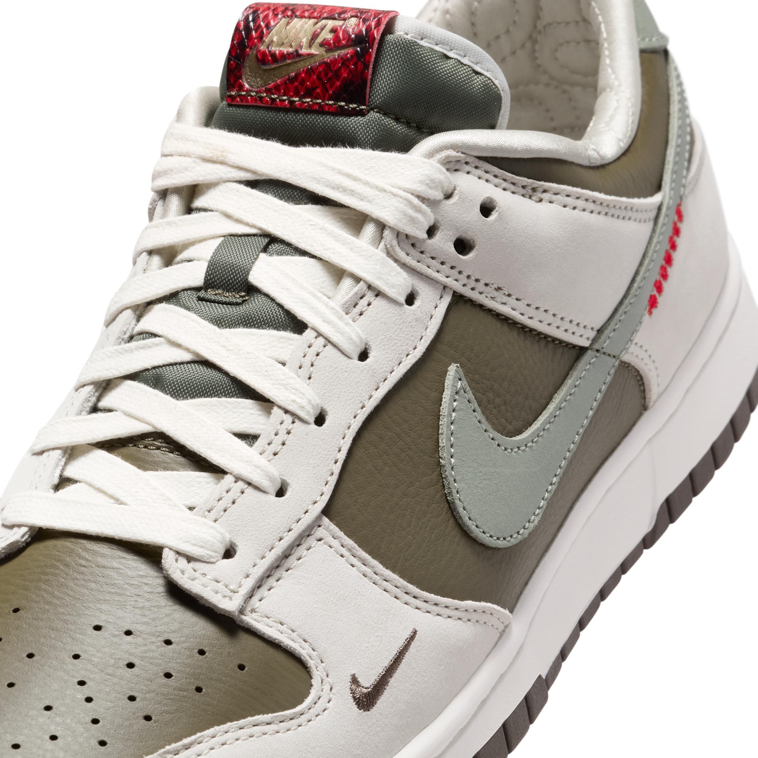 Nike Men's Dunk Low Retro Shoes Product Image