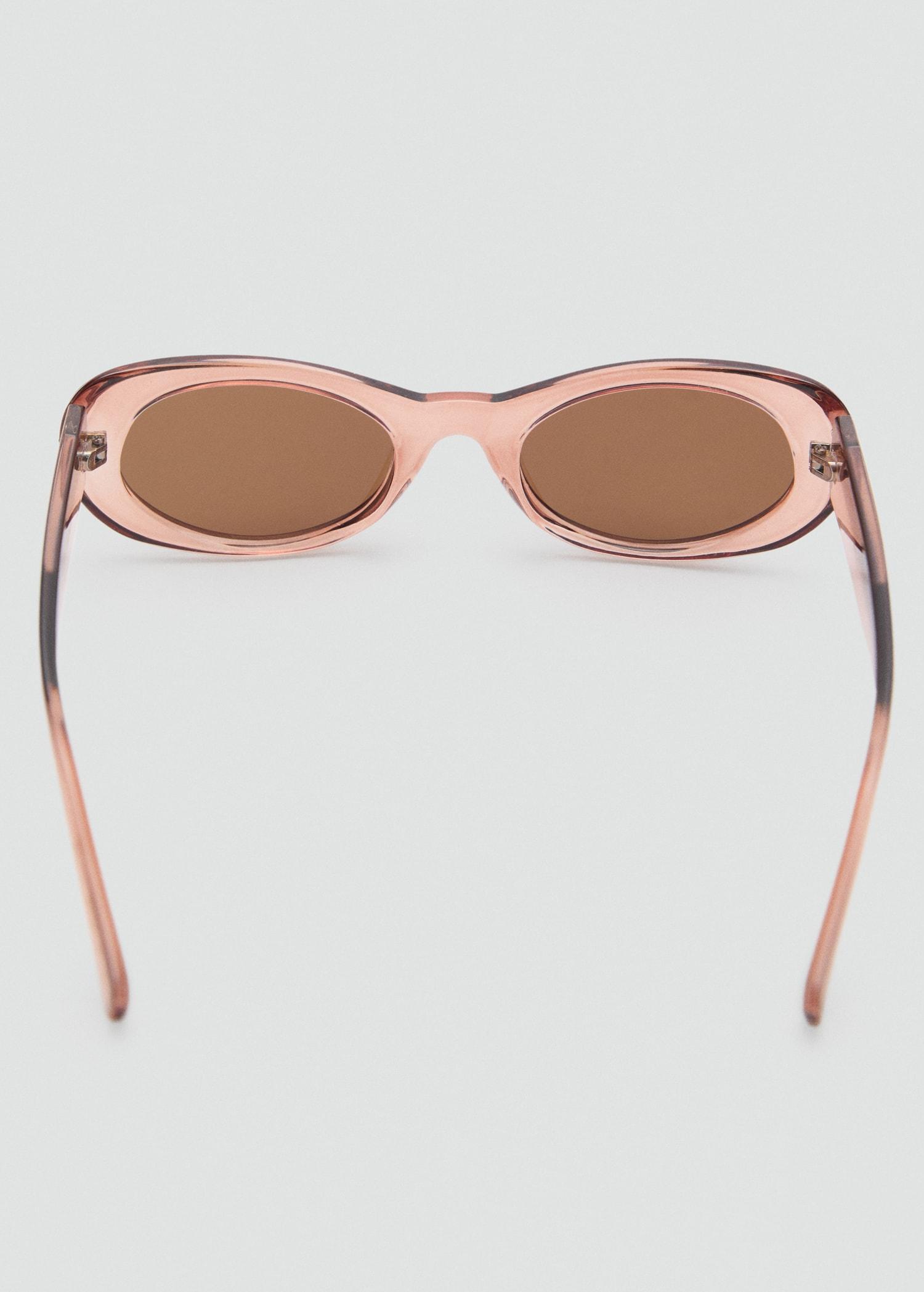 Oval-frame sunglasses - Women | MANGO USA Product Image