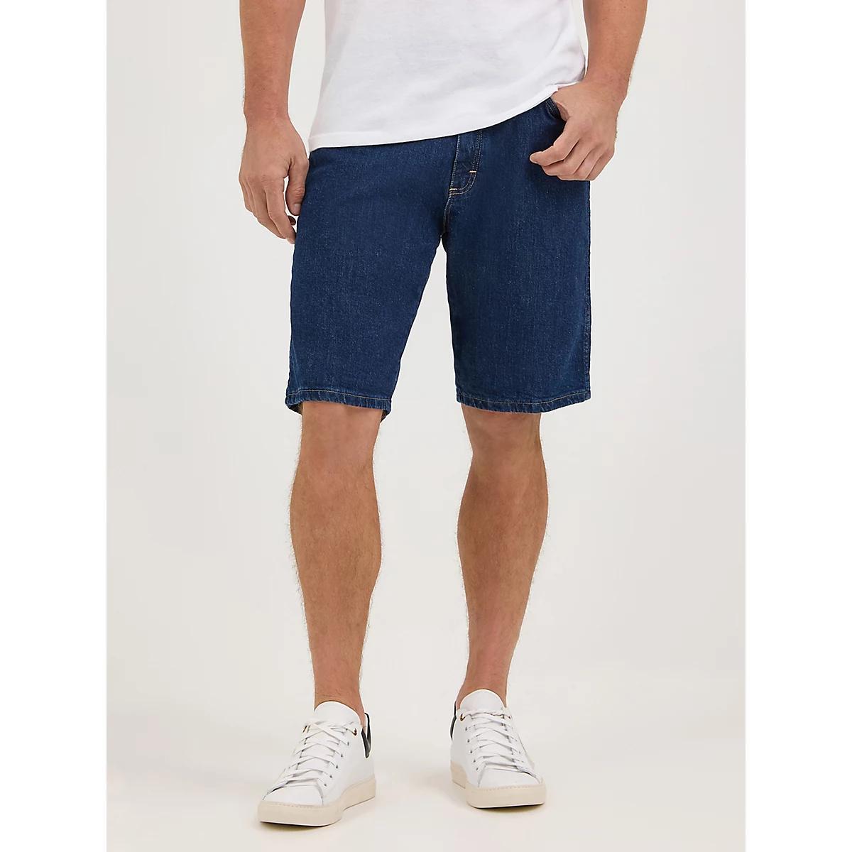 Men's Wrangler® Five Star Premium 5-pocket Relaxed Denim Short in Worn Light Product Image