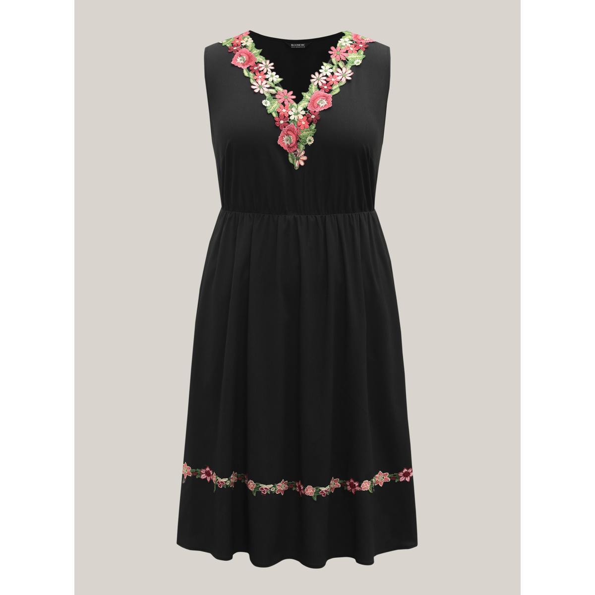Plus Size Woven Plain Floral Neckline Sleeveless Midi Dress Black Women Elegant Woven ribbon&lace trim V-neck Sleeveless Curvy BloomChic 22-24/3X Product Image