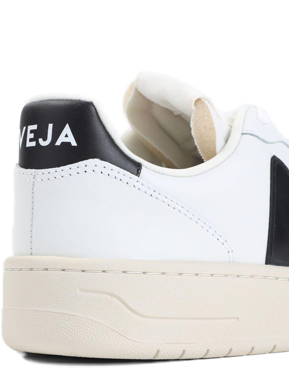 V-10 sneakers Product Image