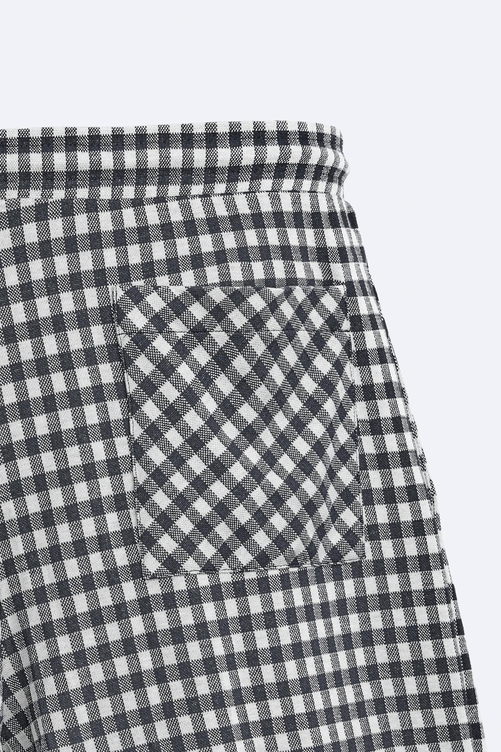 PLAID SHORTS Product Image