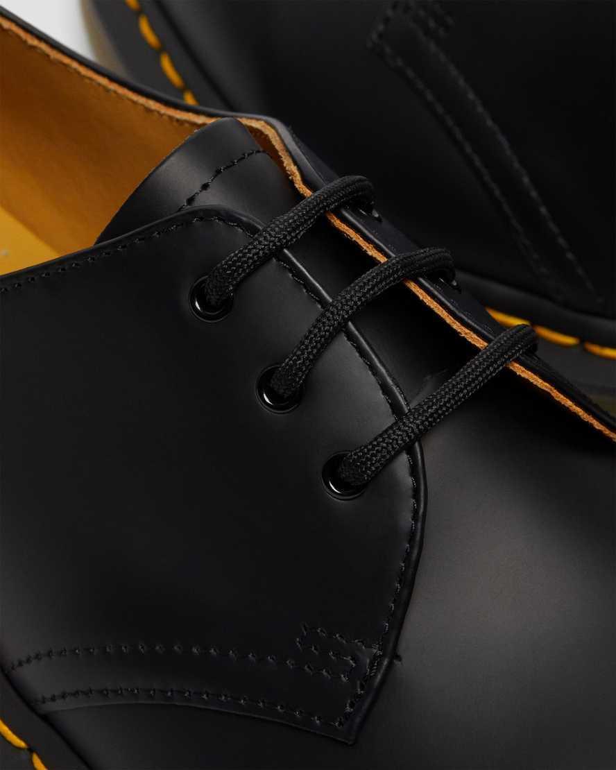Dr. Martens Mens 1461 Smooth Leather Oxfords Product Image