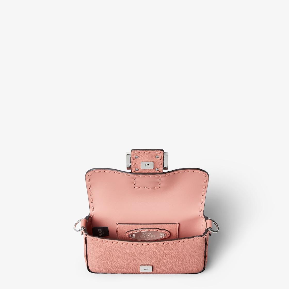 Baguette MiniPowder pink Selleria bag with 309 hand-sewn topstitches Product Image