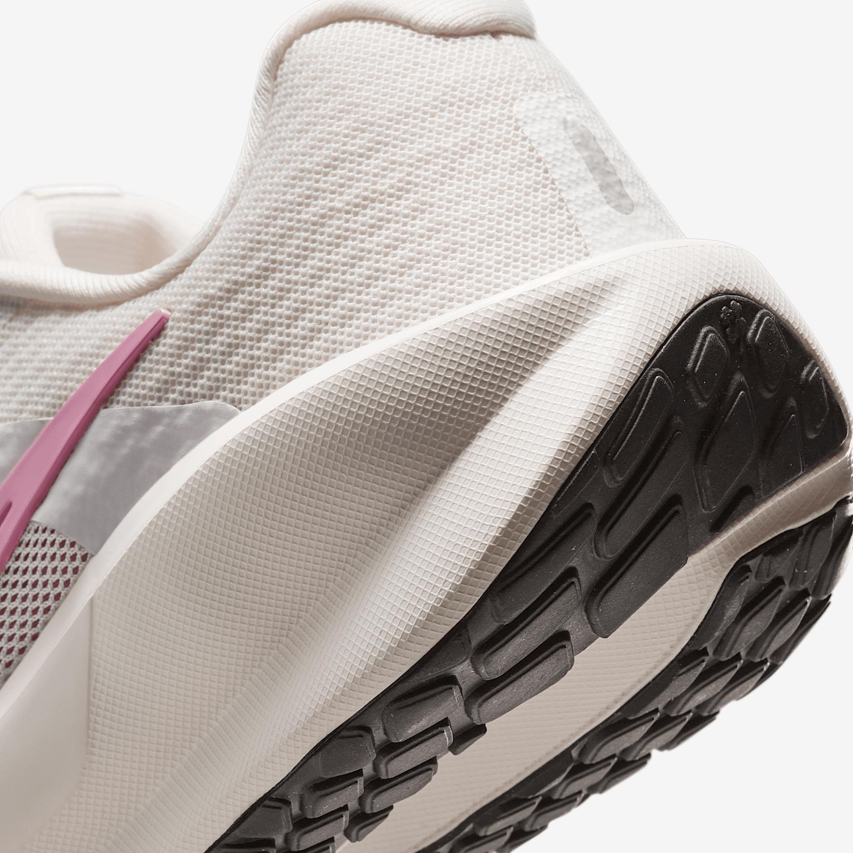 Nike Downshifter 13 Women's Road Running Shoes (Extra Wide) Product Image
