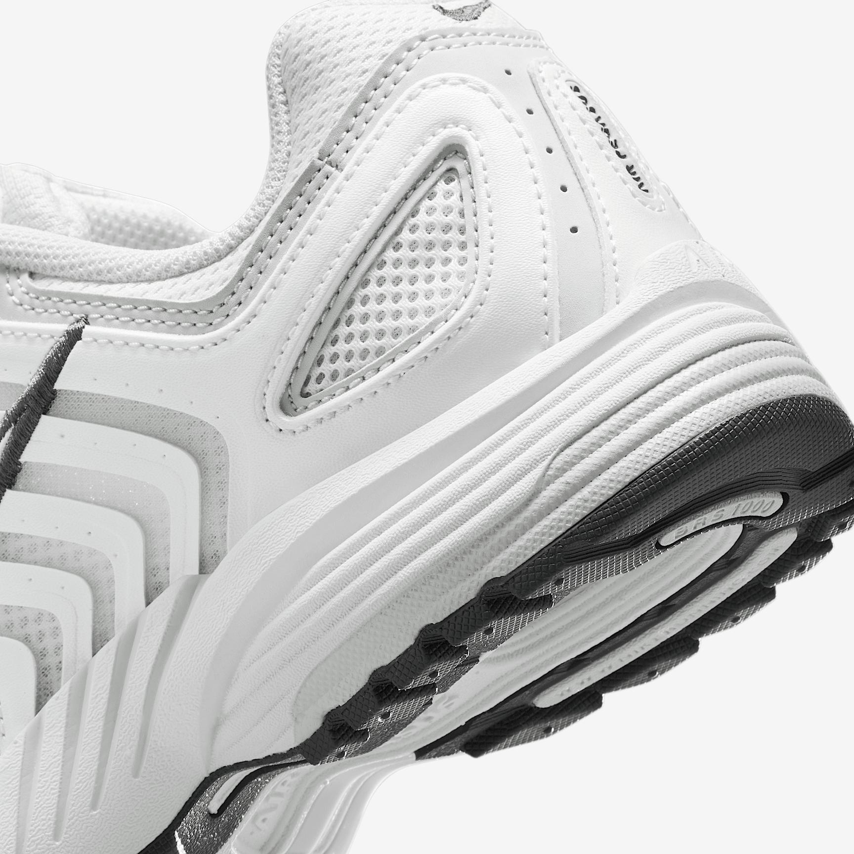 Nike Women's Air Pegasus 2005 Shoes Product Image