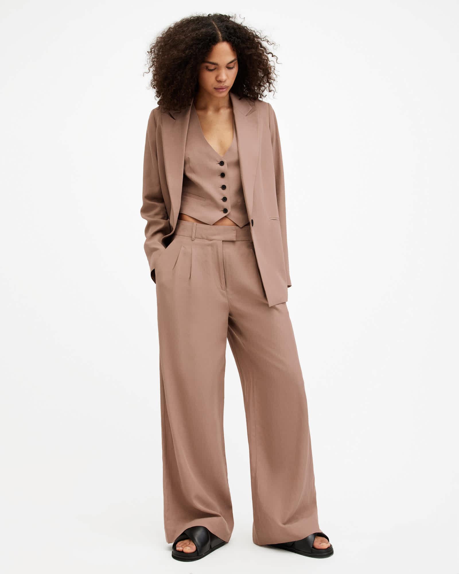 Deri Lyn Linen Blend Blazer Product Image