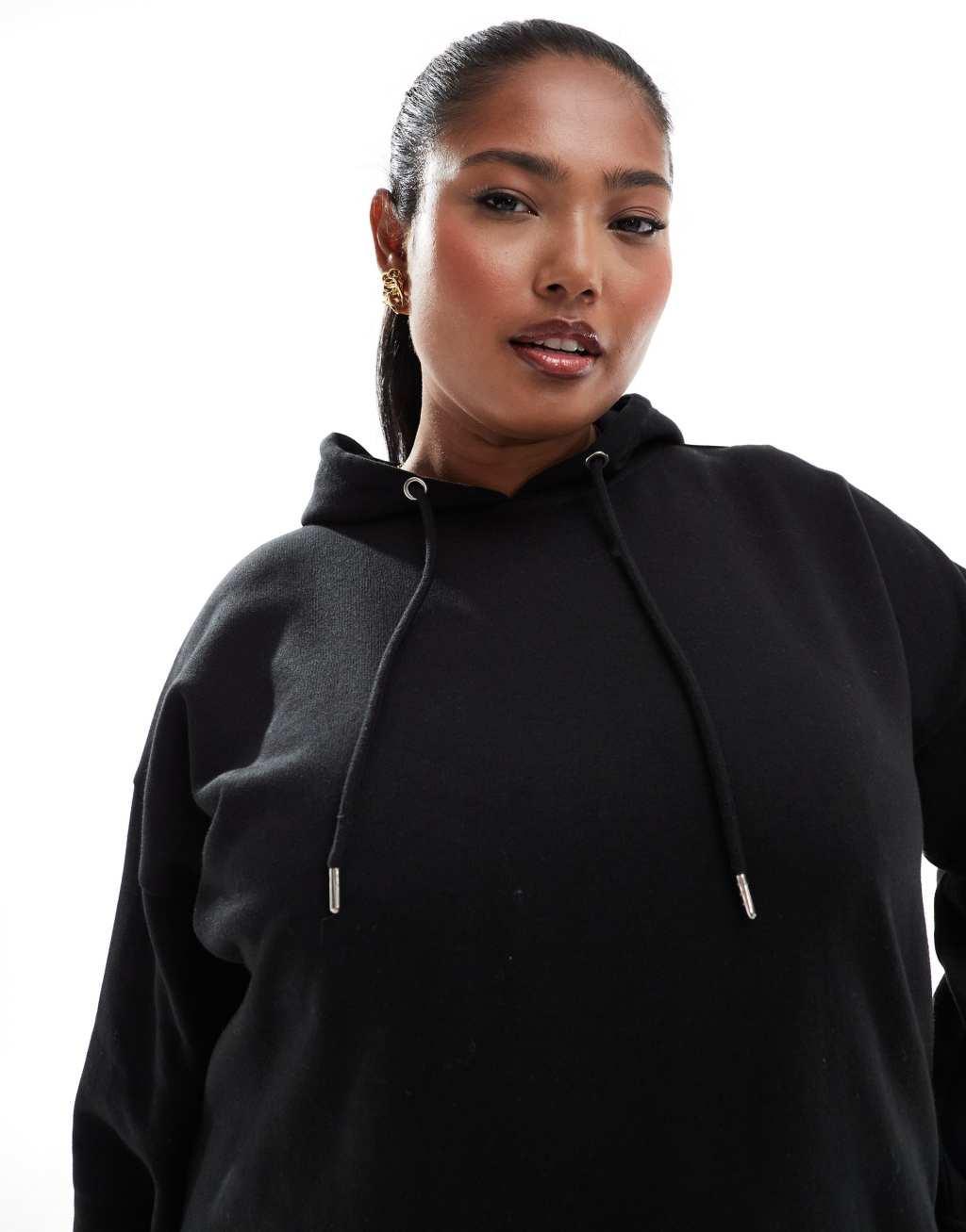 Yours essential hoodie in black Product Image