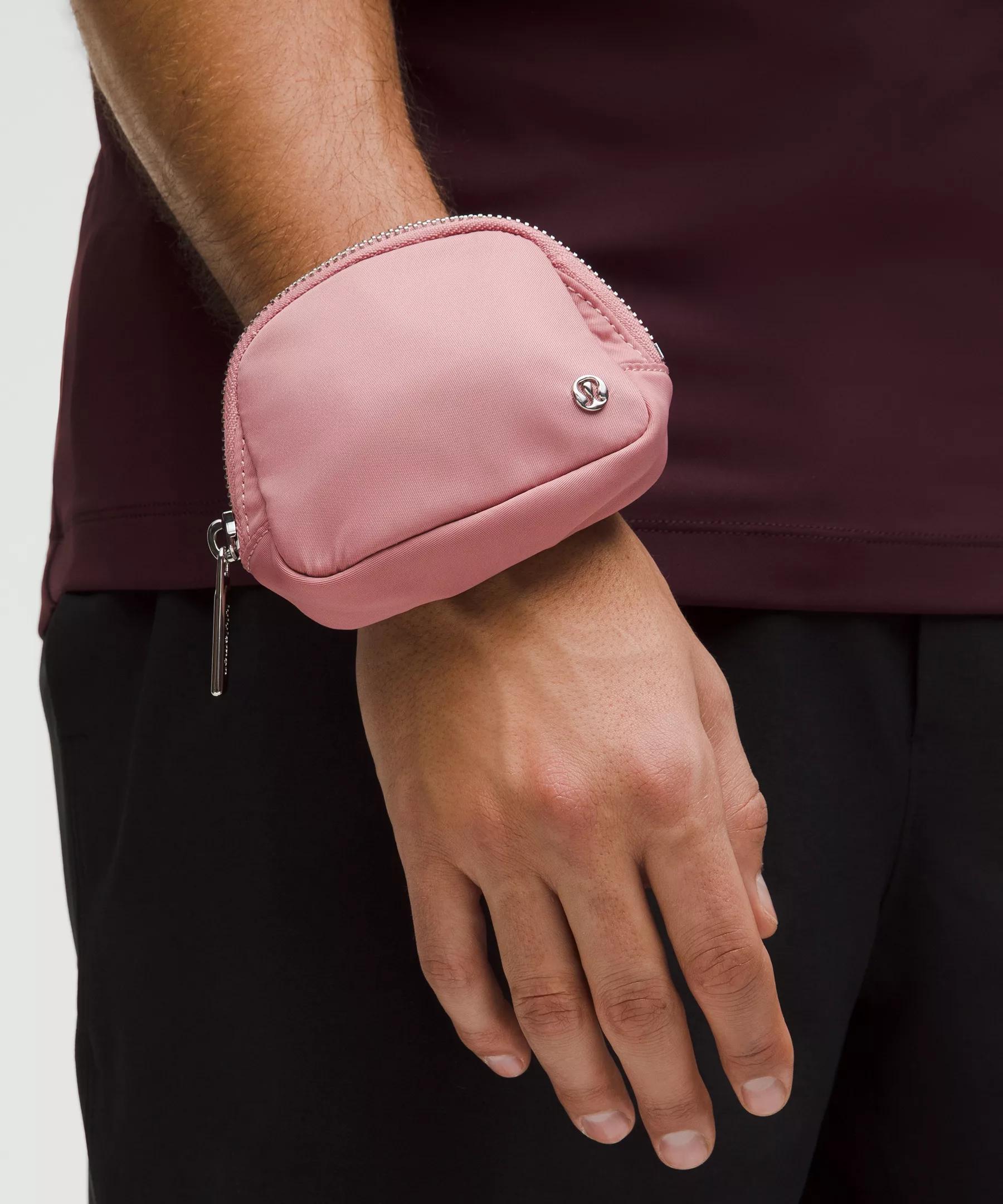 Everywhere Belt Bag Nano Product Image