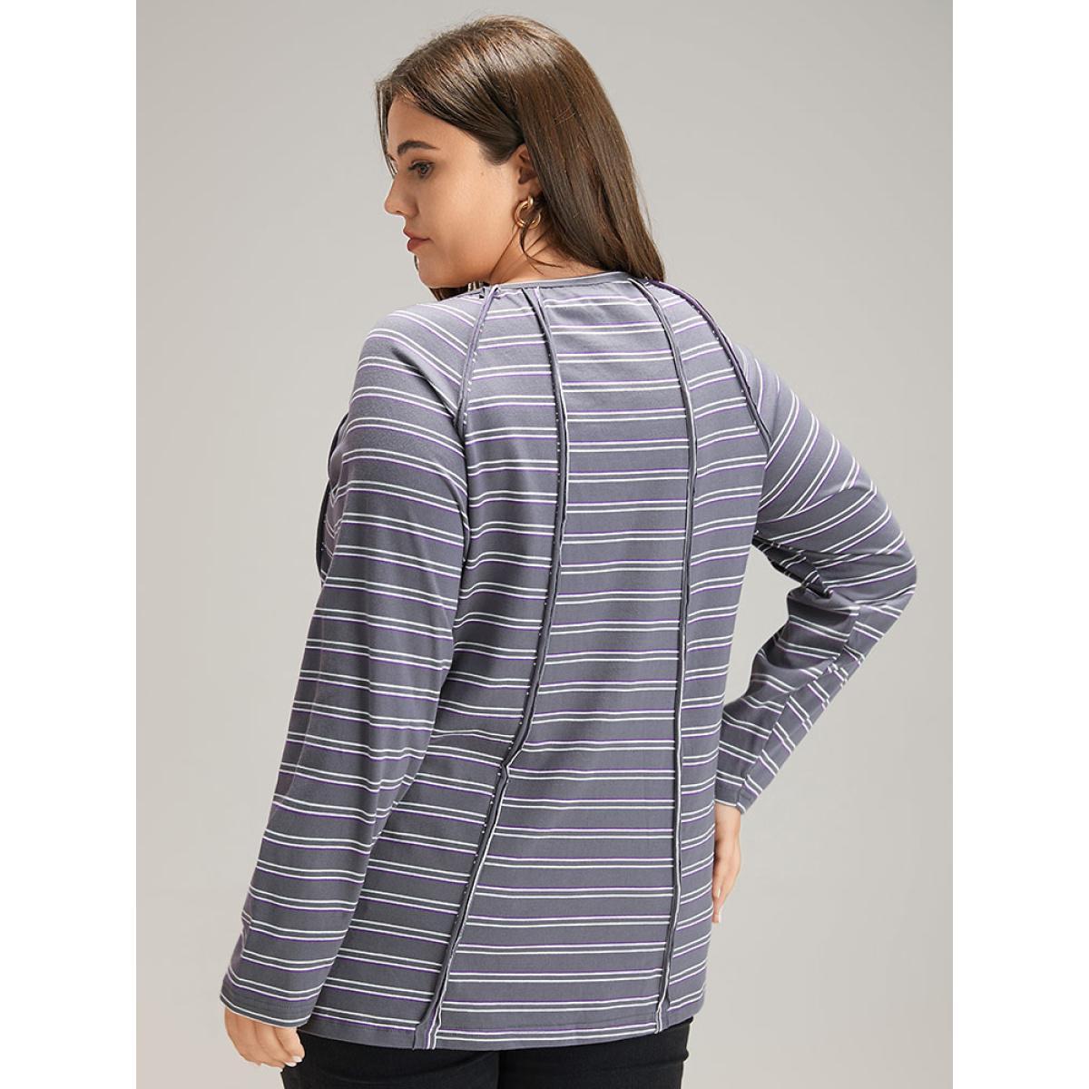 Plus Size Striped Patchwork Raglan Sleeve T-shirt Heather Women Casual Contrast Striped V-neck Dailywear T-shirts BloomChic 28/5X Product Image