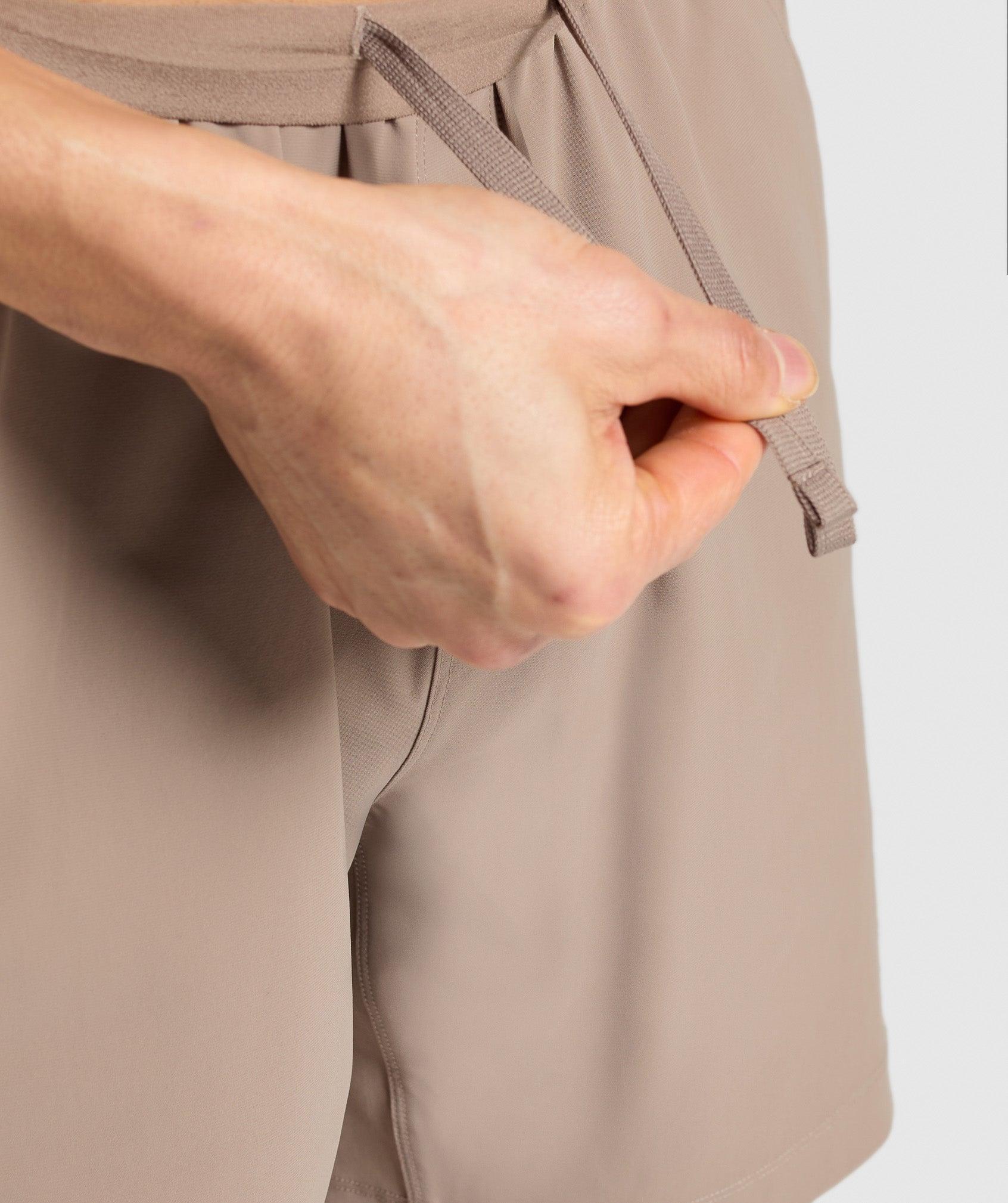 Gymshark Hybrid 6" Shorts - Lifestyle Brown Male Product Image