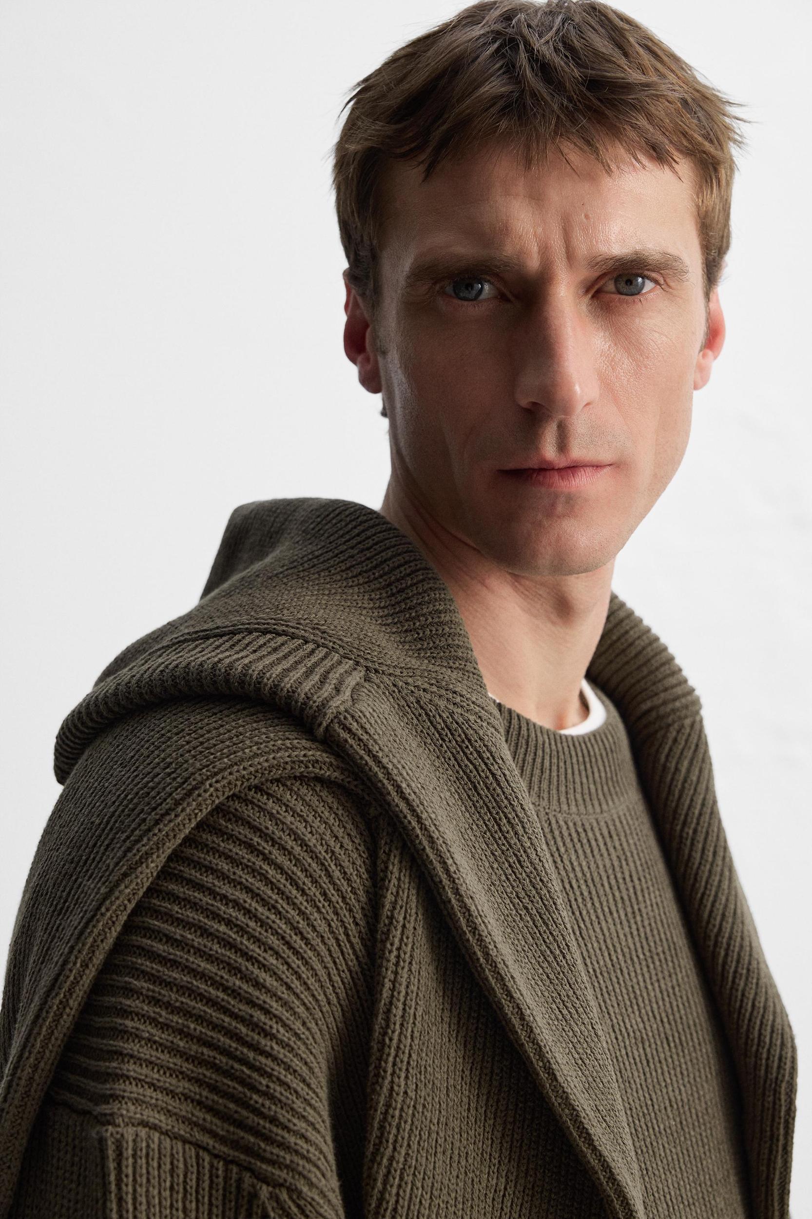 RELAXED FIT COTTON BLEND SWEATER Product Image