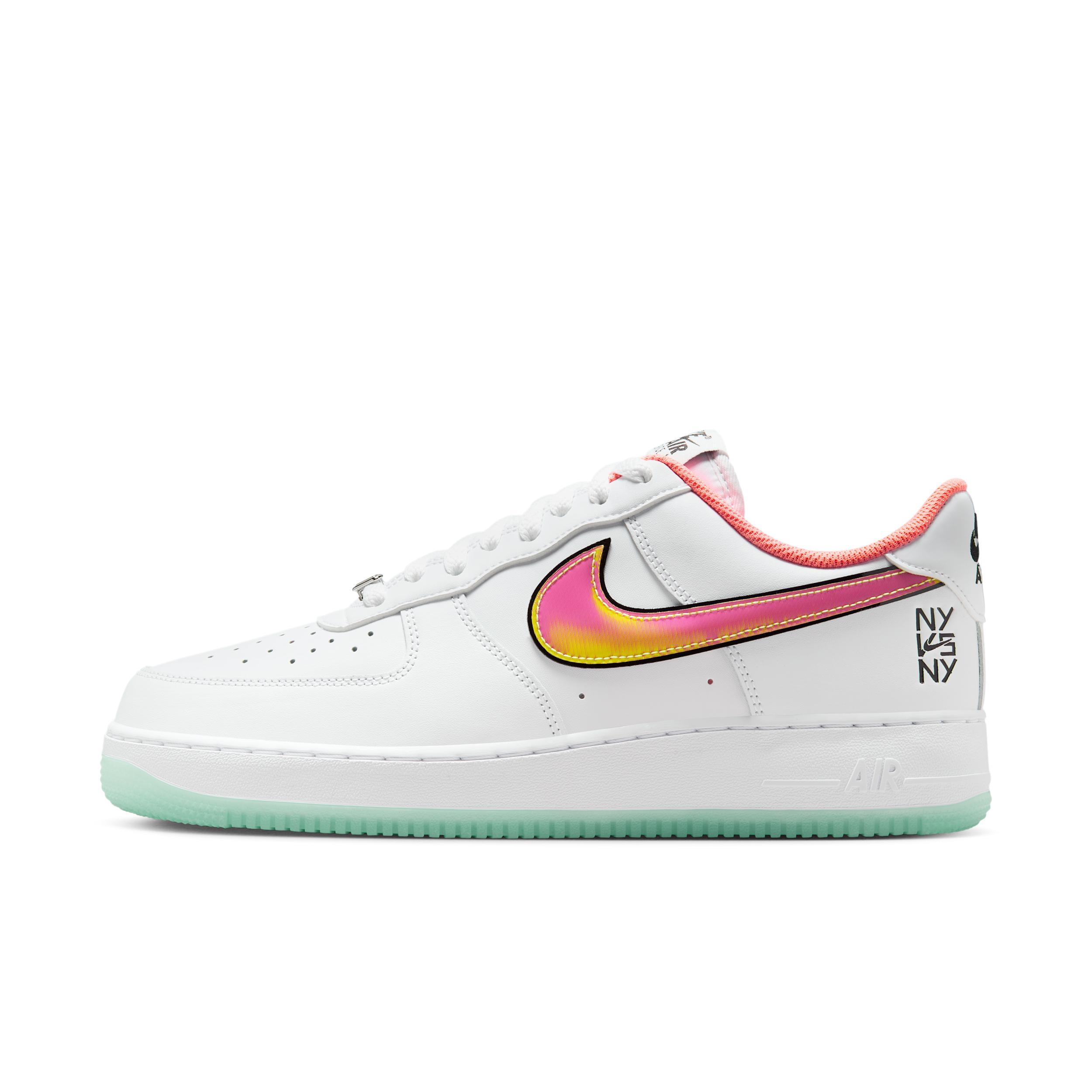 Nike Men's Air Force 1 '07 Shoes Product Image