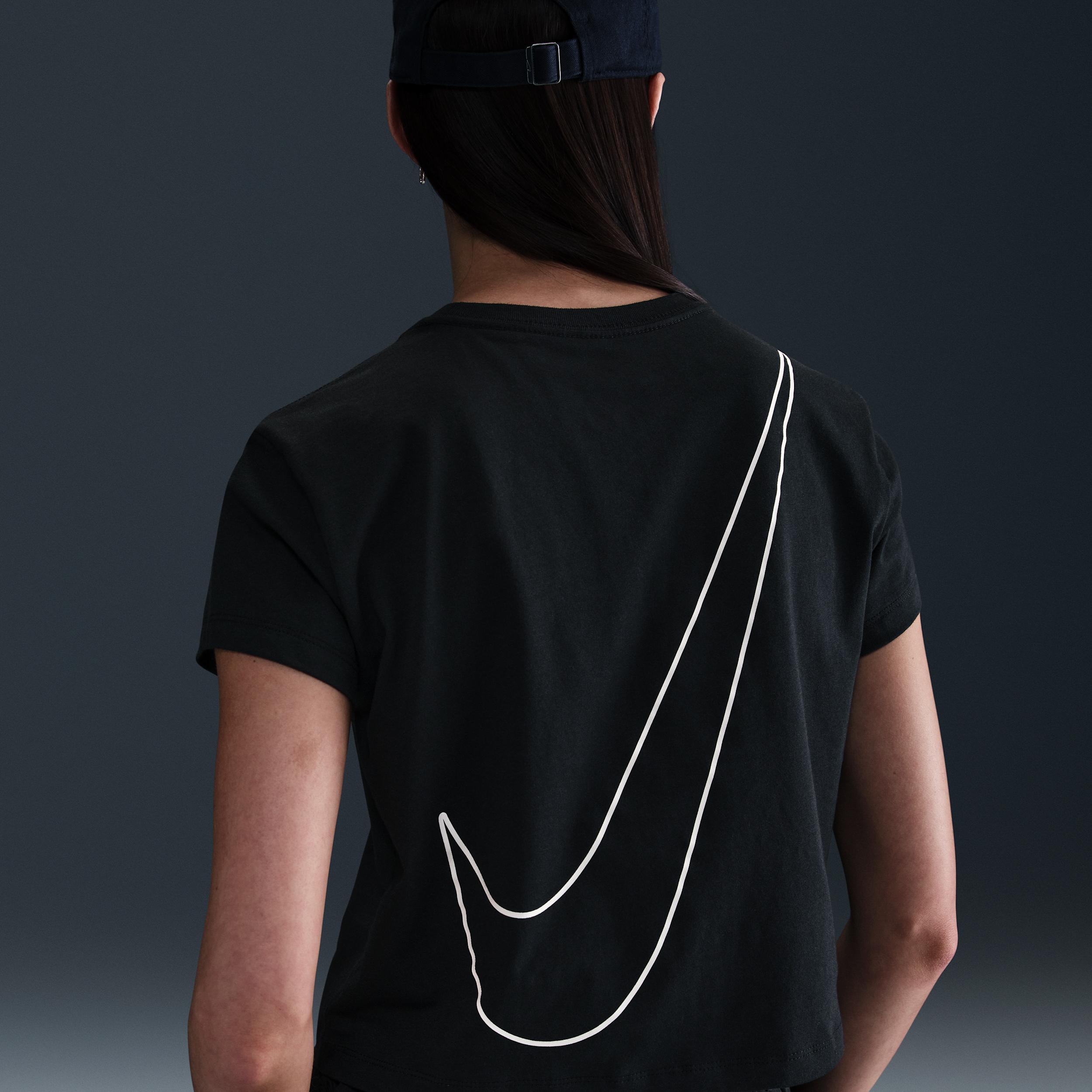 Women's Nike Sportswear Club Short-Sleeve Cropped Graphic T-Shirt Product Image