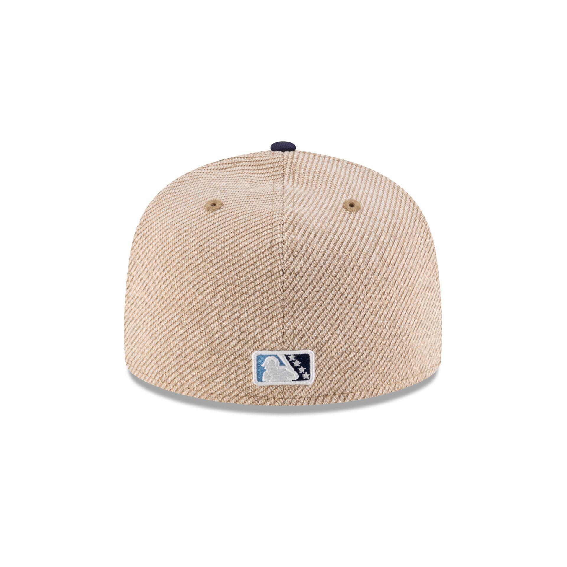 Boston Bruins Black 9FIFTY Snapback Hat Male Product Image