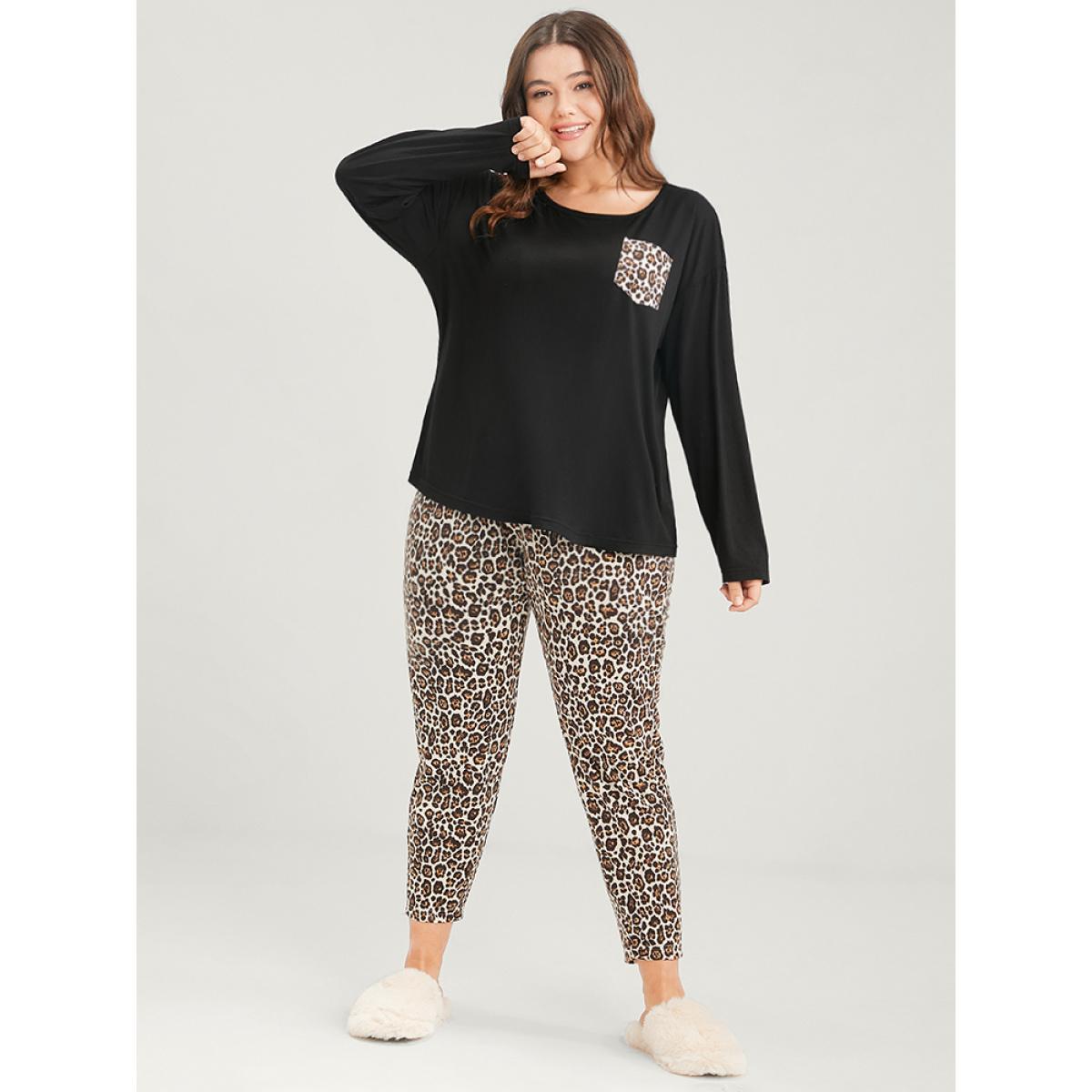 Plus Size Leopard Print Pocket Pajama Set Women Black Casual Leopard Patchwork V-neck Loungewear BloomChic 26/4X Product Image