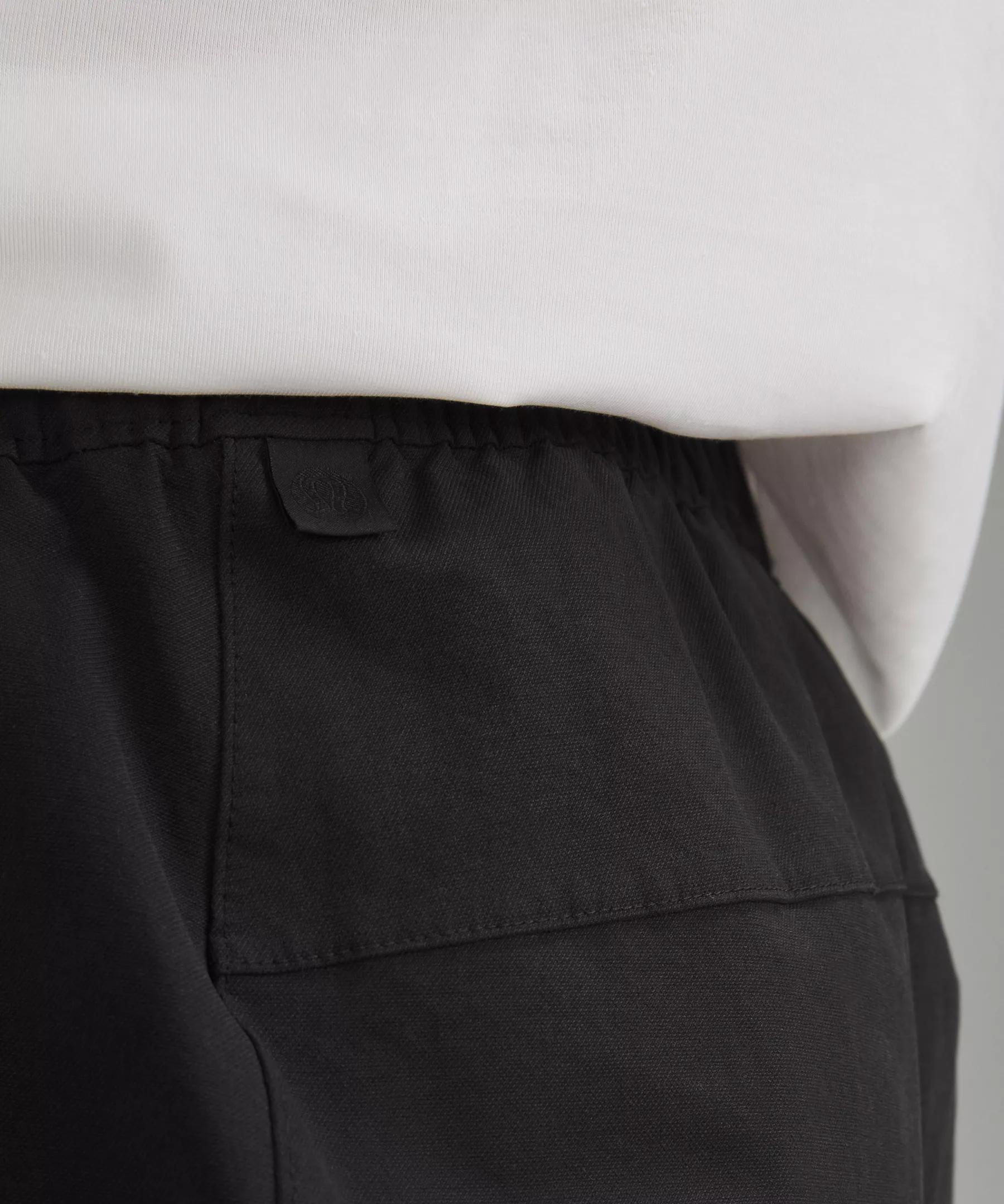 Stretch Cotton VersaTwill Cargo Pocket Short 10" Product Image