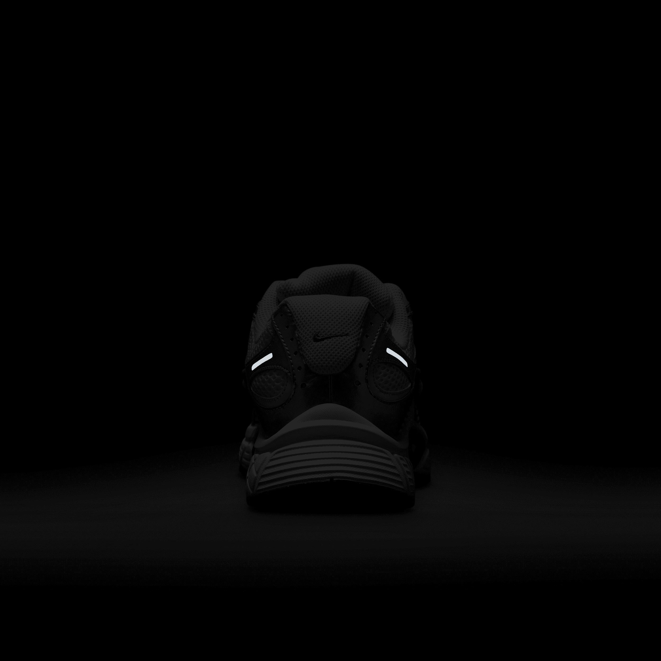 Nike Women's V5 RNR Shoes Product Image