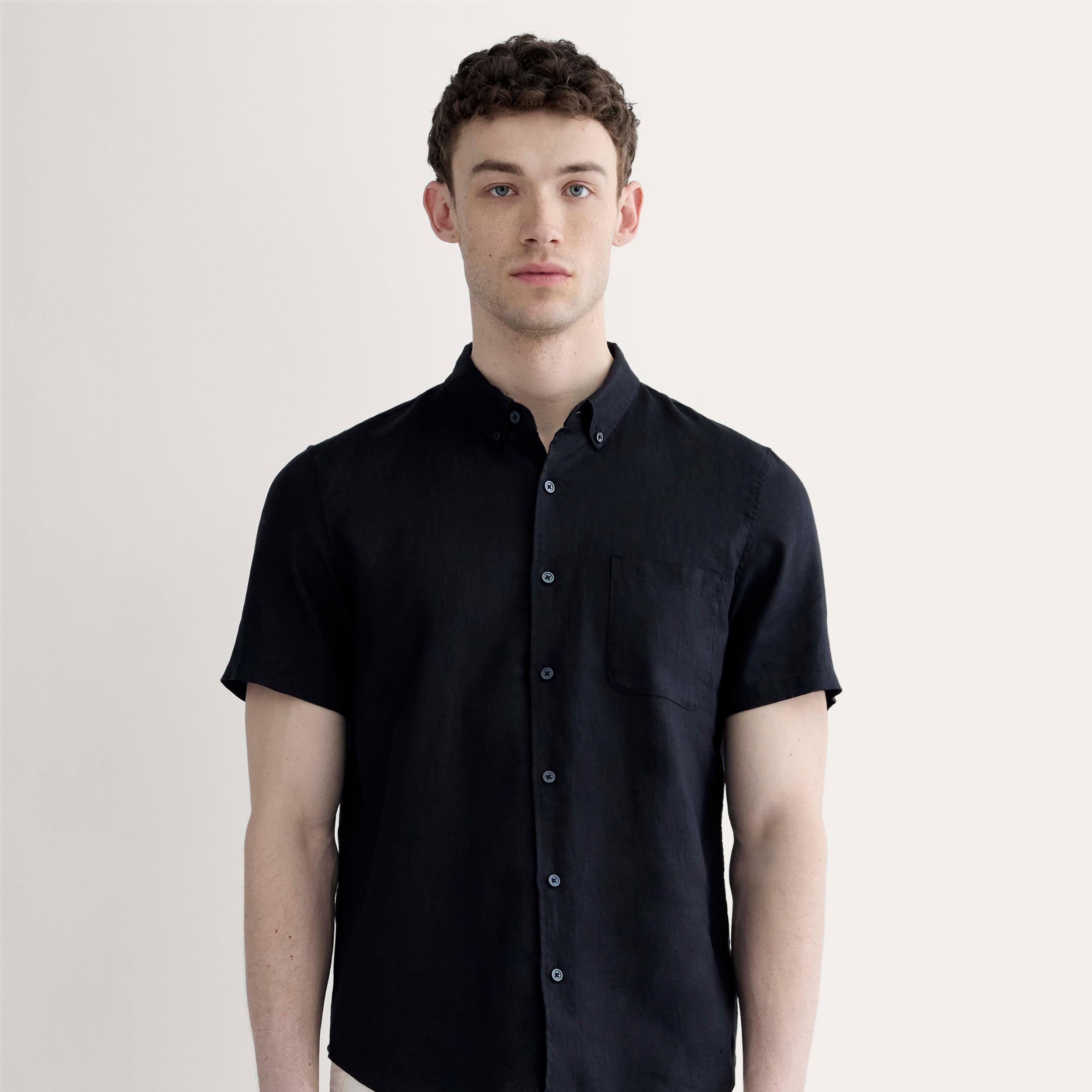The Classic Short-Sleeve Shirt in Linen Product Image