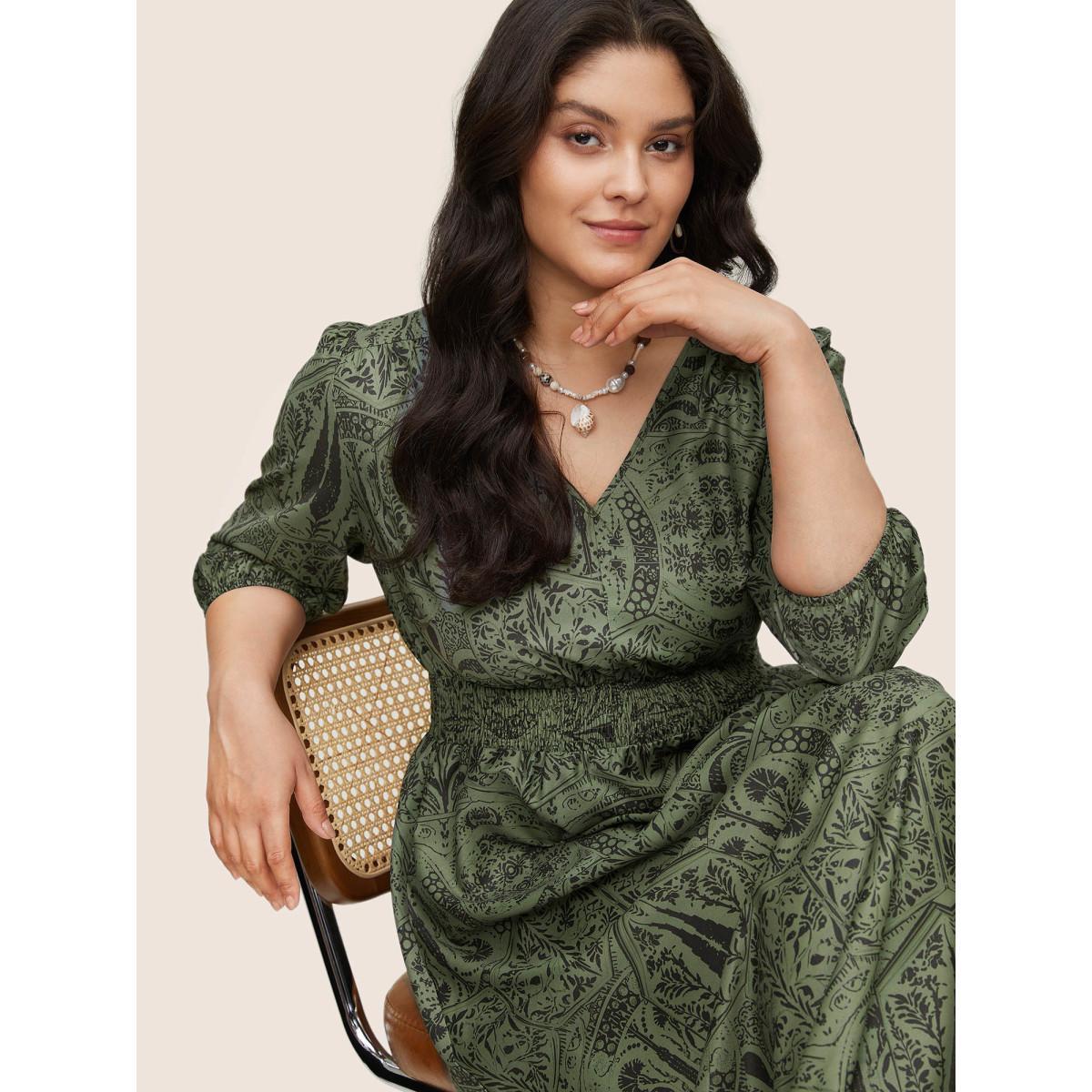 Plus Size Paisley Print Shirred Lantern Sleeve Dress ArmyGreen Women Vacation Elastic cuffs V-neck Elbow-length sleeve Curvy Midi Dress BloomChic 28/5X Product Image