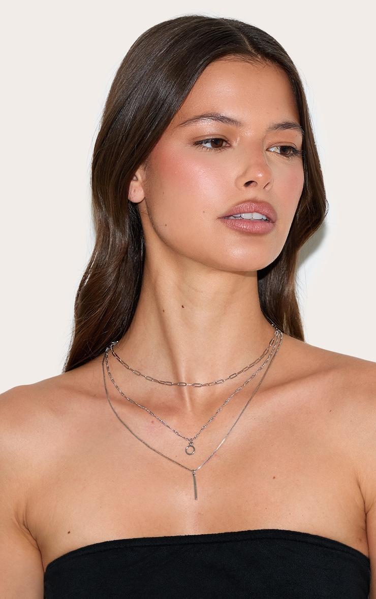 Silver Layered Circle Pendant Detail Necklace Product Image