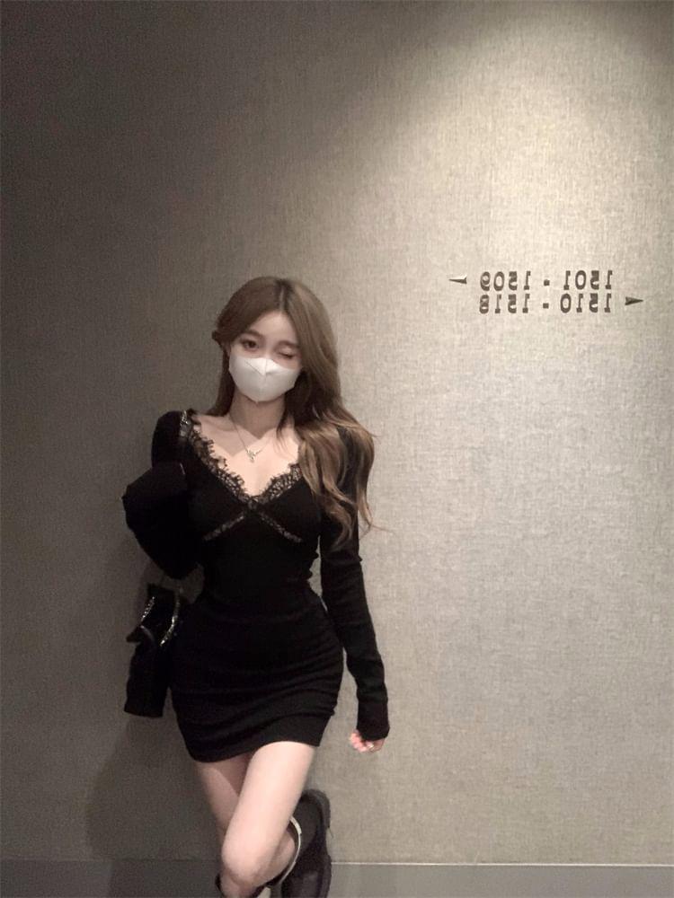 Long-Sleeve V-Neck Lace Mini Bodycon Dress Product Image
