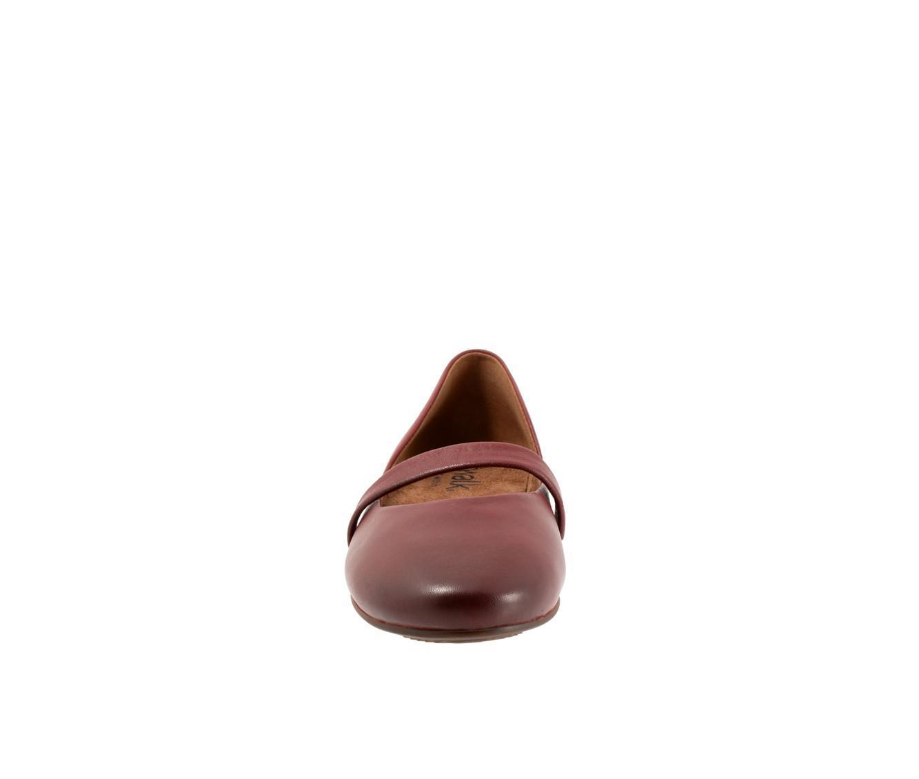 Women's Softwalk Samara Flats Product Image