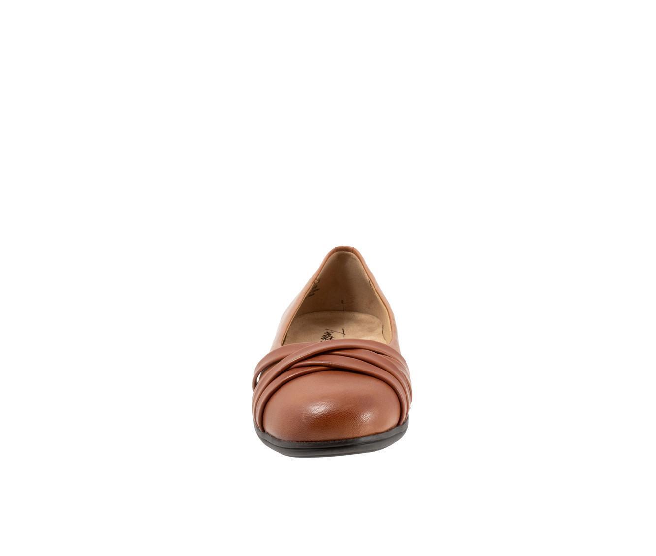 Women's Baretraps Covette Casual Flats Product Image