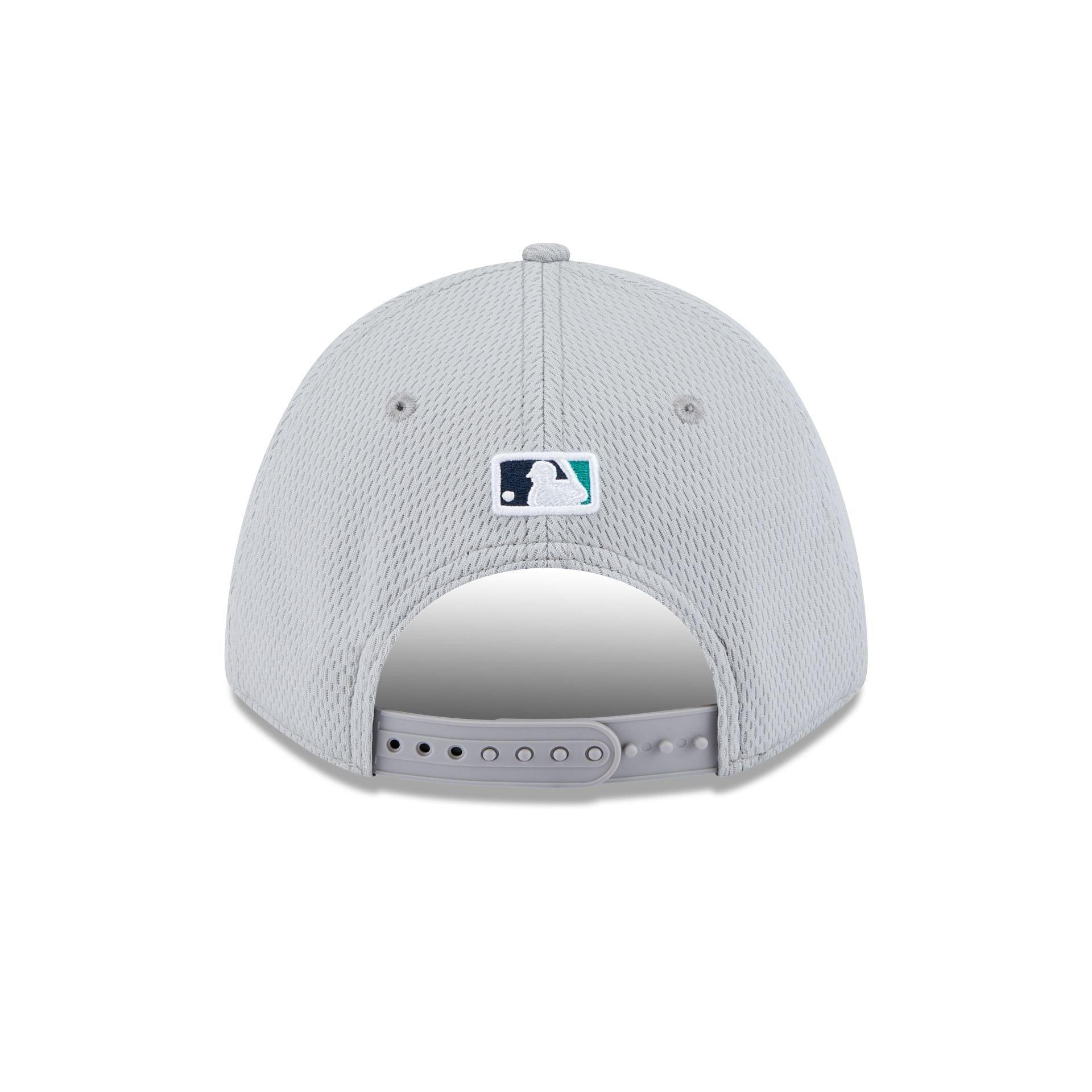 Seattle Mariners 2025 Clubhouse Gray 9FORTY M-Crown Snapback Hat Male Product Image
