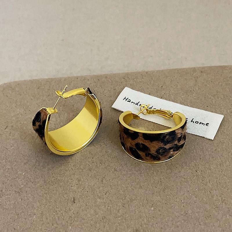 925 Sterling Silver Leopard Print Hoop Earring Product Image