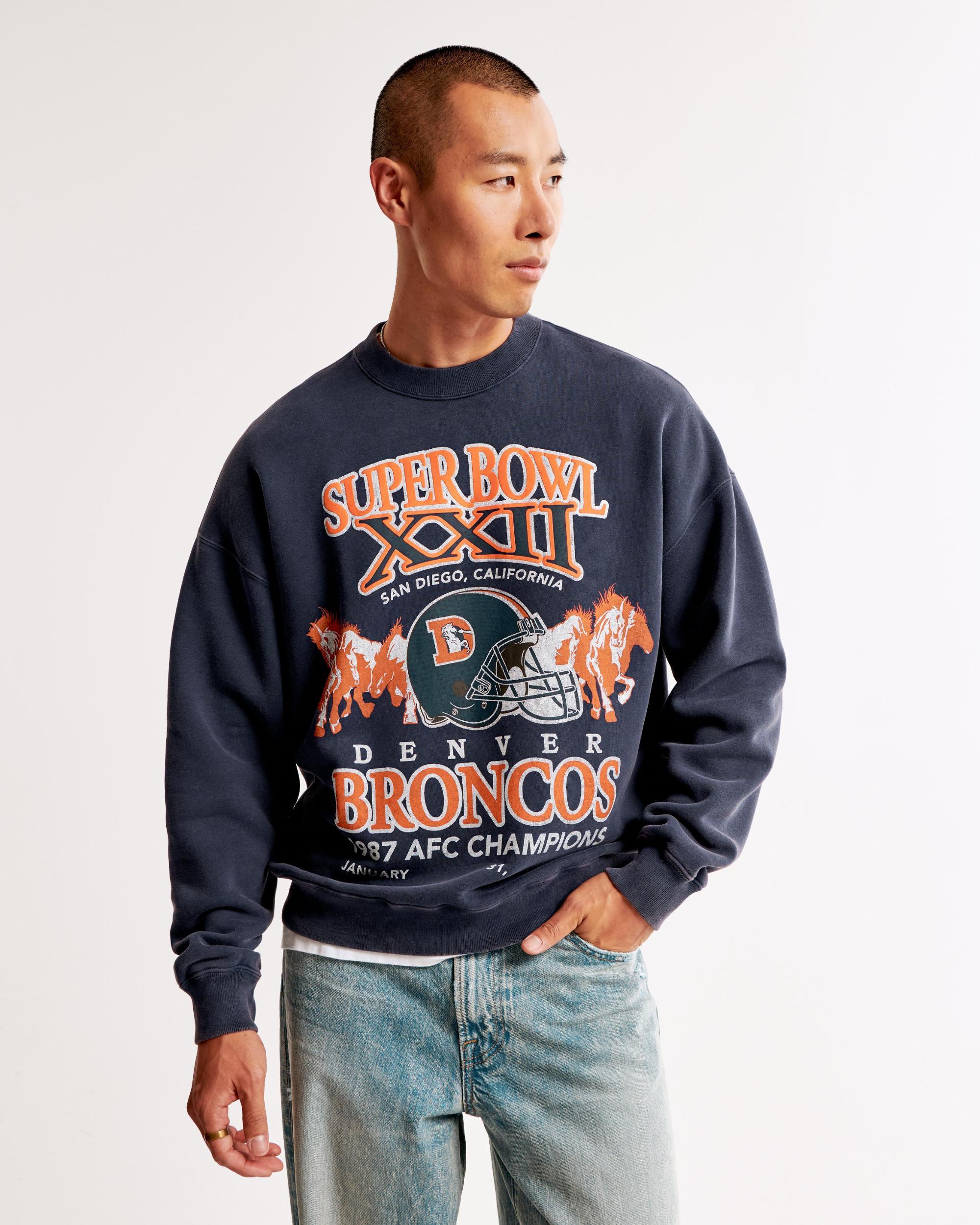 Minnesota Vikings Graphic Crew Sweatshirt Product Image