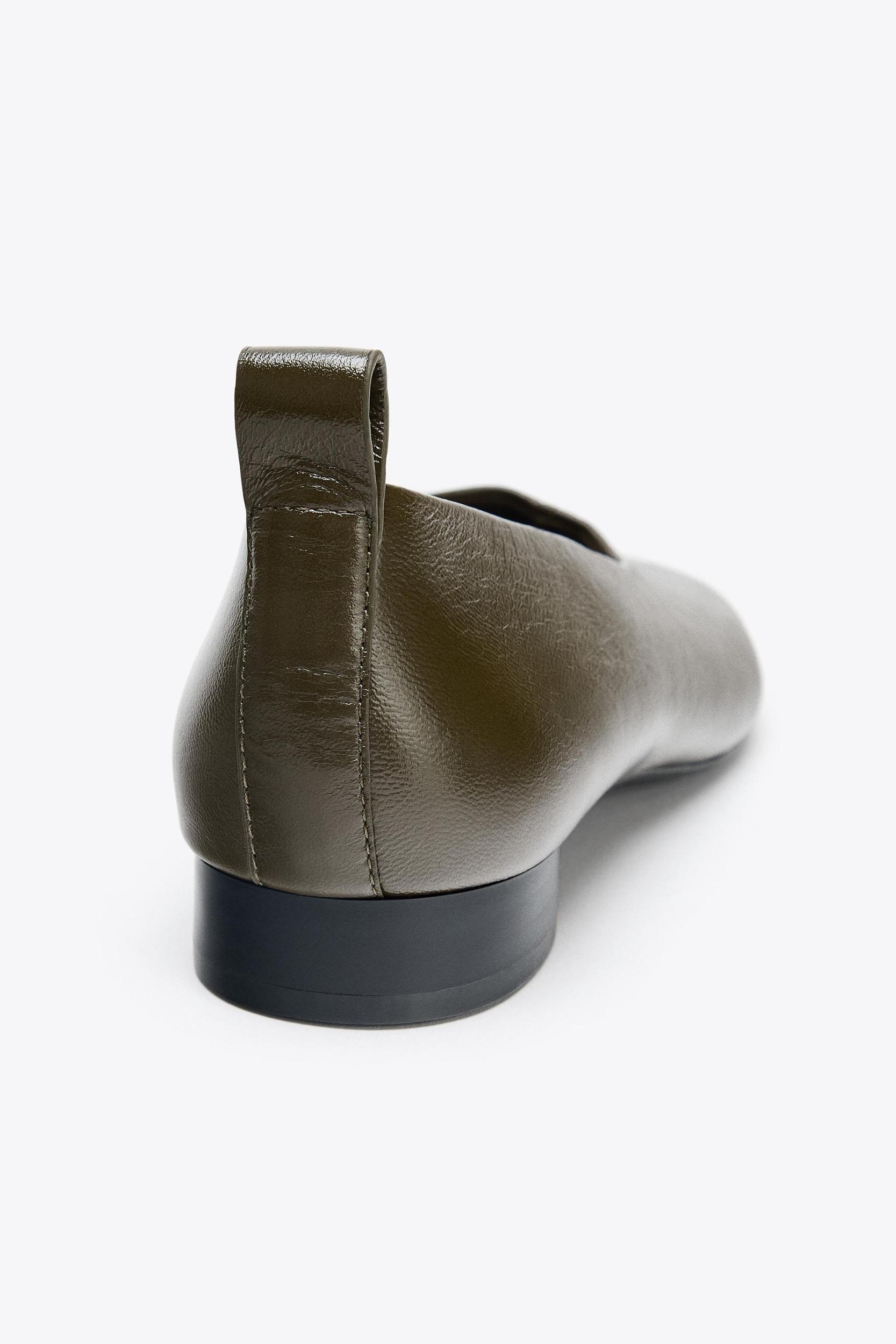 LOW HEELED LEATHER BALLET FLATS Product Image