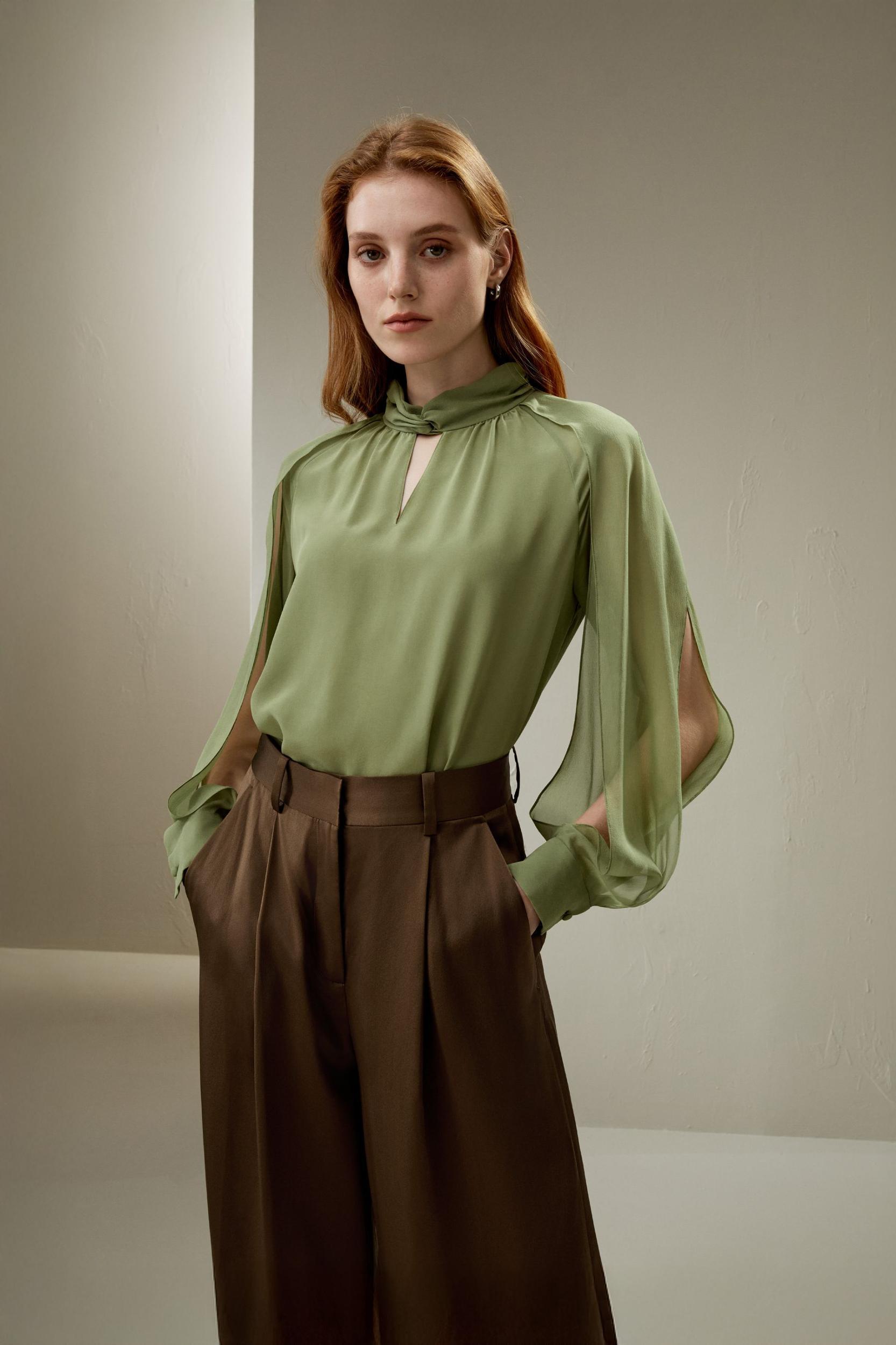 Side Slit Lantern Sleeve Blouse Product Image