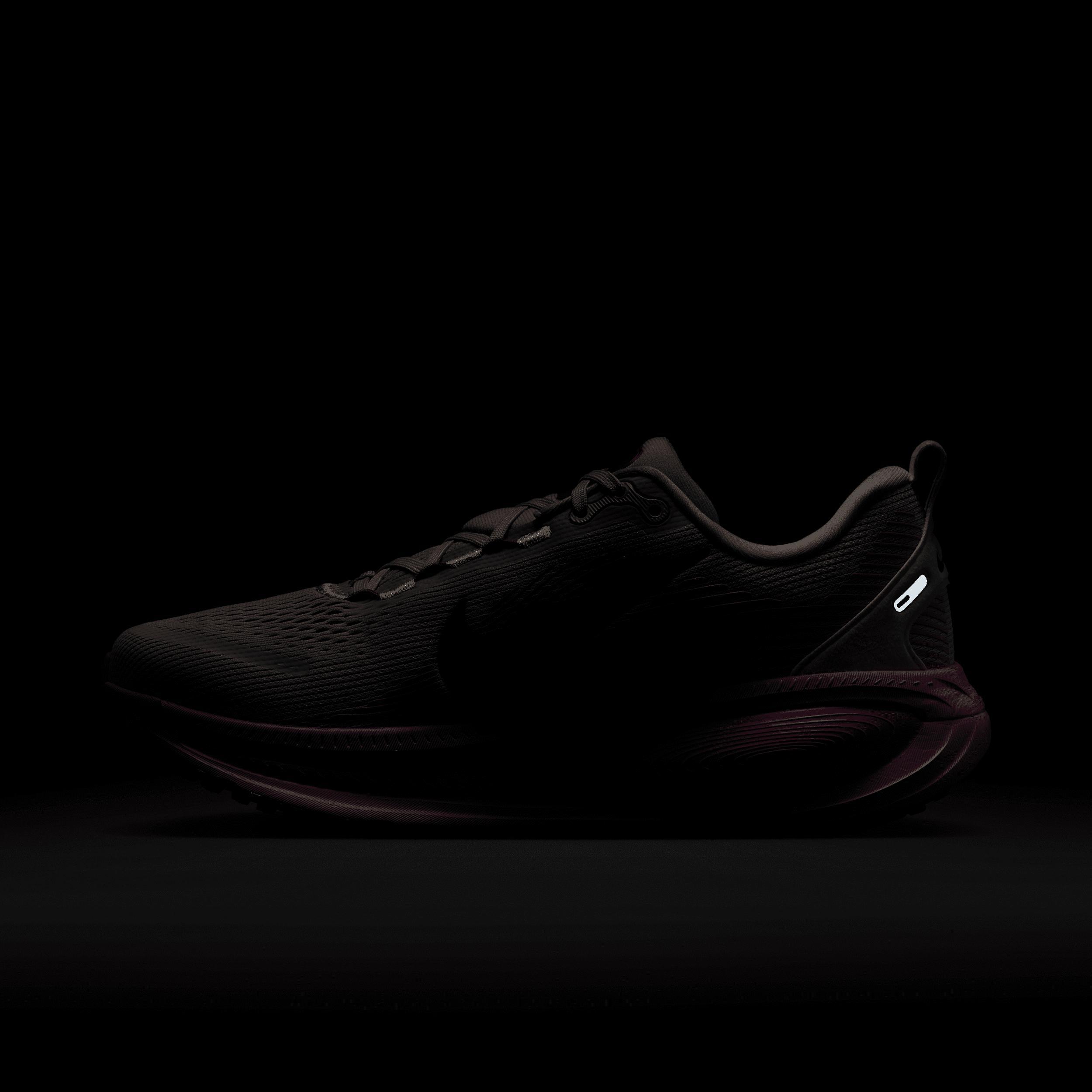 Nike Women's Vomero 18 Road Running Shoes Product Image