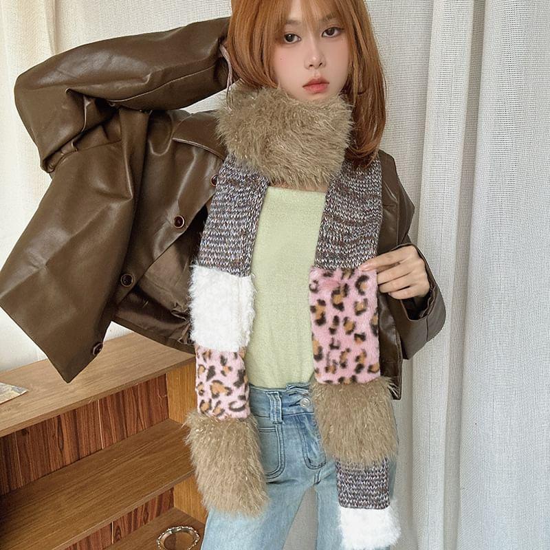 Leopard Print Chenille Panel Light Narrow Scarf Product Image
