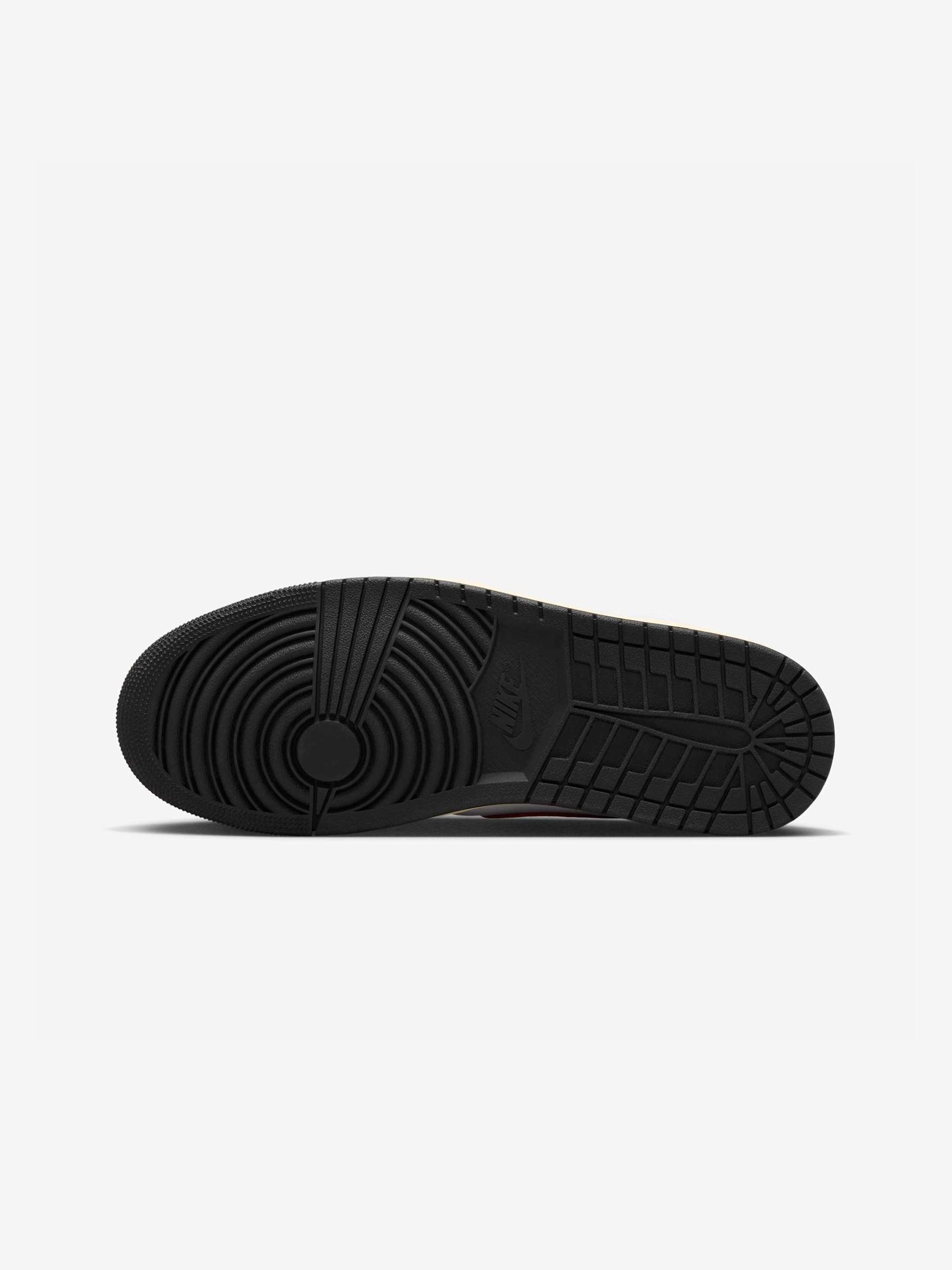 Air Jordan 1 Retro High OG (WHITE/BLACK-NEUTRAL GREY-DEEP ROYAL BLUE) Product Image