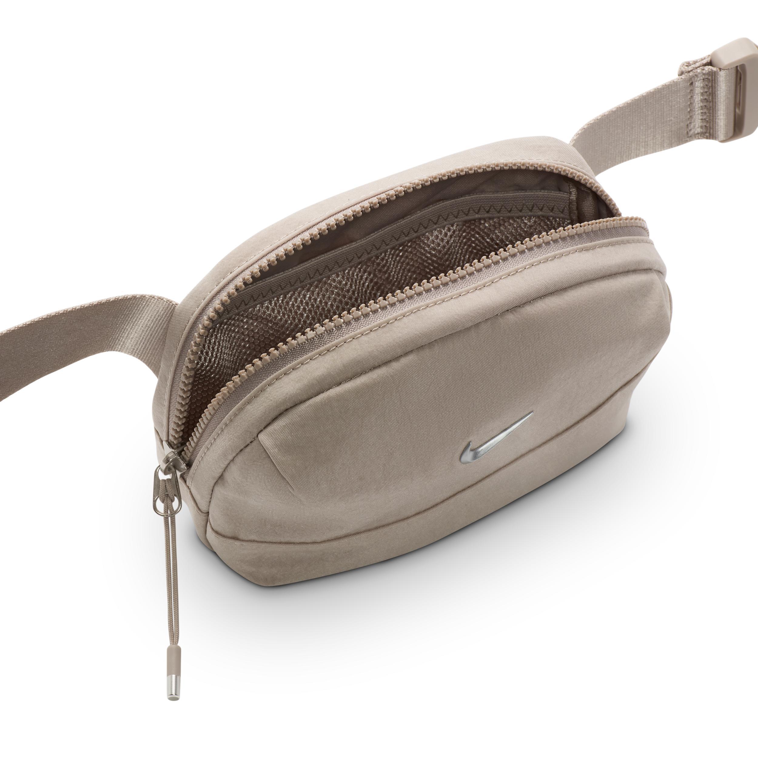 Nike Aura Crossbody Bag (2L) Product Image